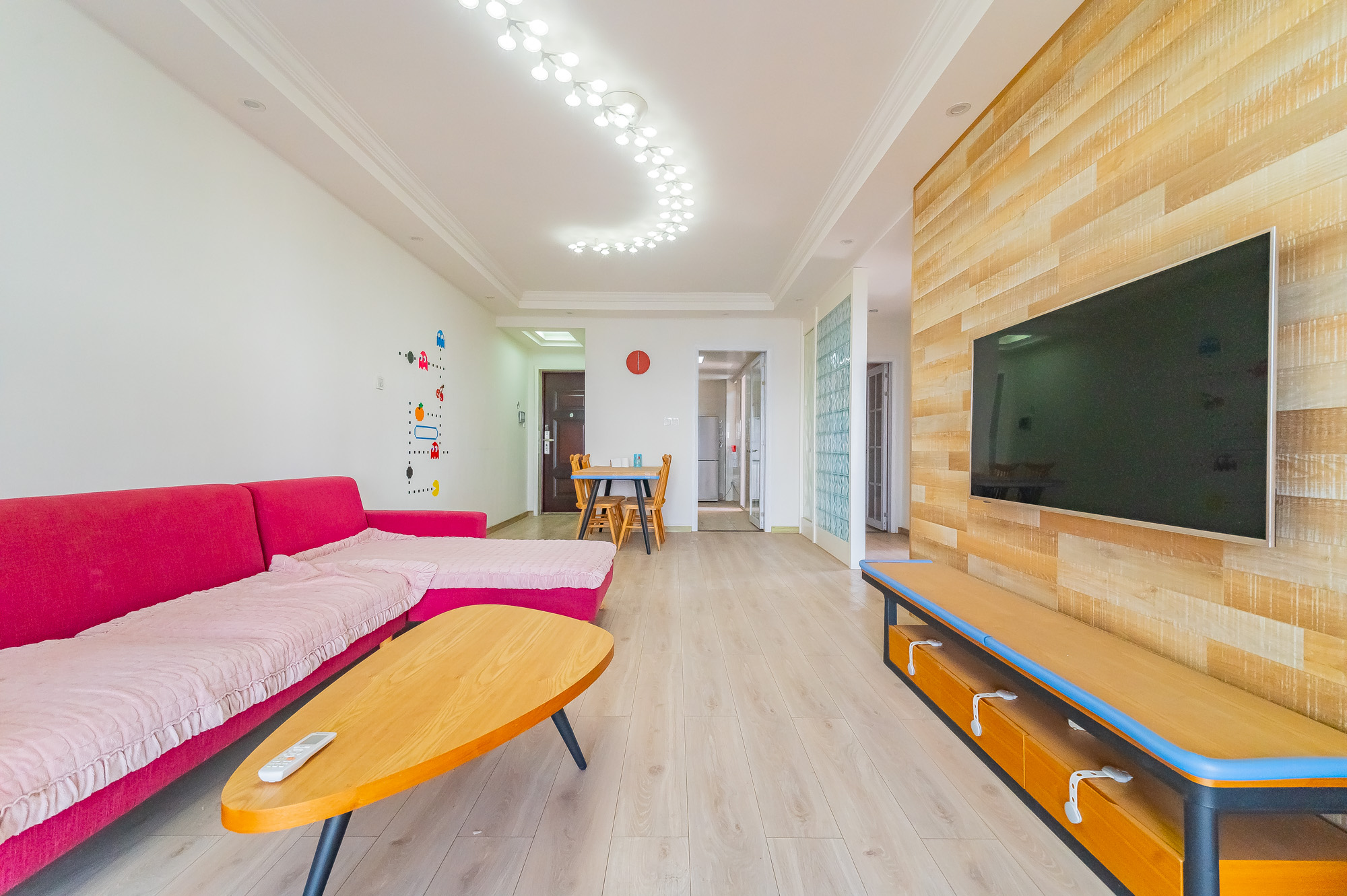 星湖湾一期高层  2室2厅1卫    90.0万 星湖湾一期高层  2室2厅1卫    90.0万客厅