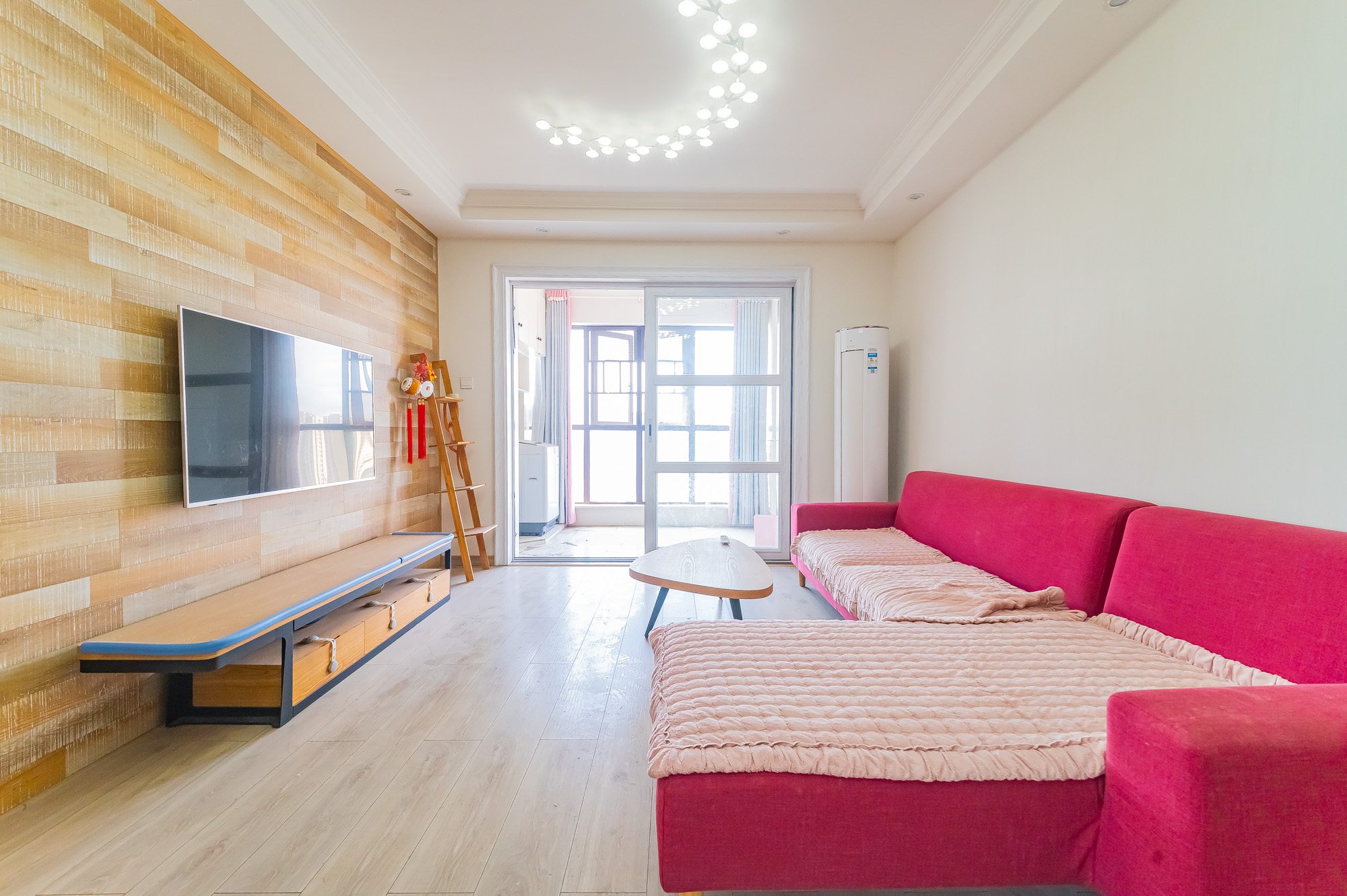 星湖湾一期高层  2室2厅1卫    90.0万 星湖湾一期高层  2室2厅1卫    90.0万客厅