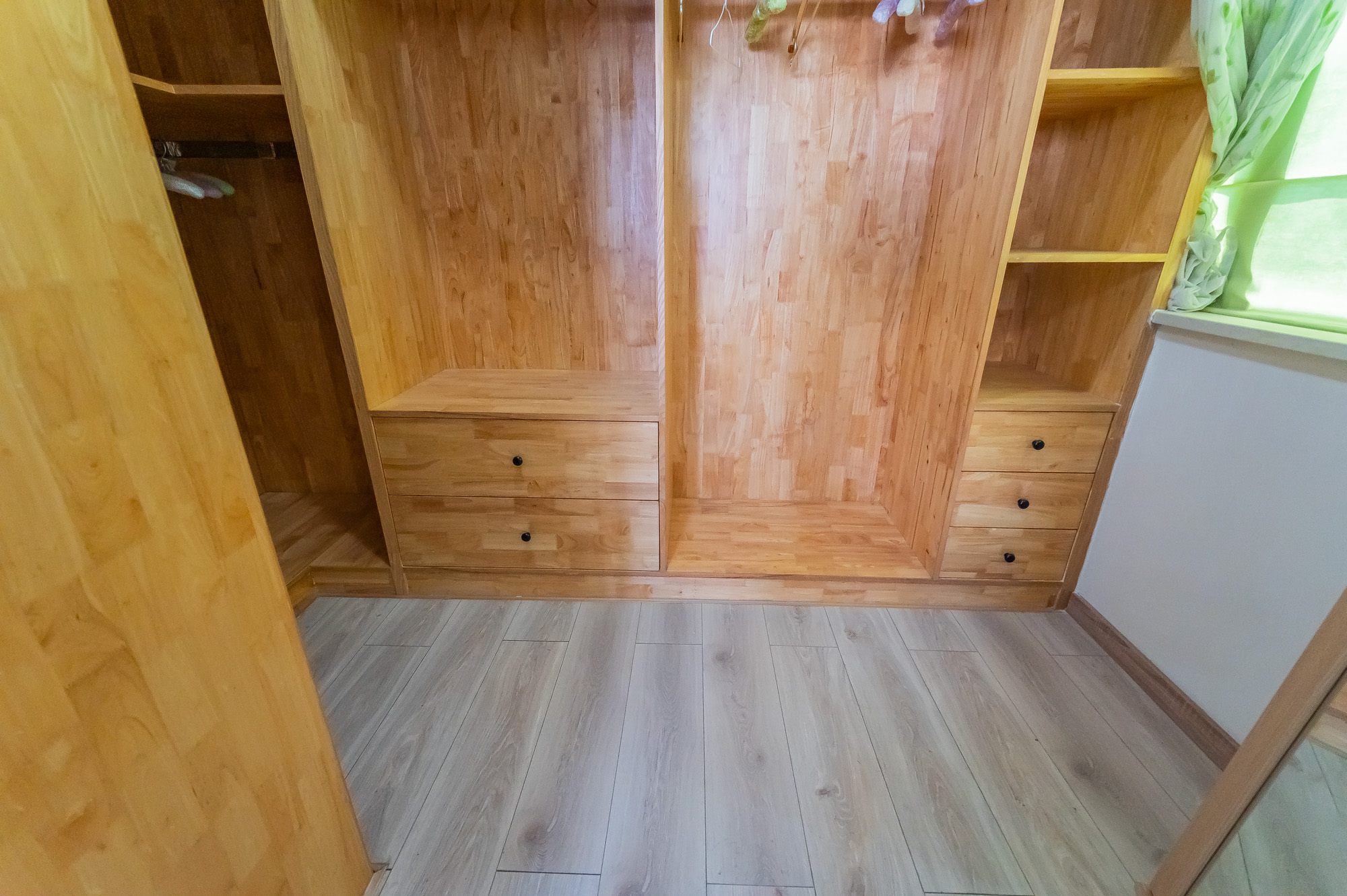 星湖湾一期高层  2室2厅1卫    90.0万 星湖湾一期高层  2室2厅1卫    90.0万卧室