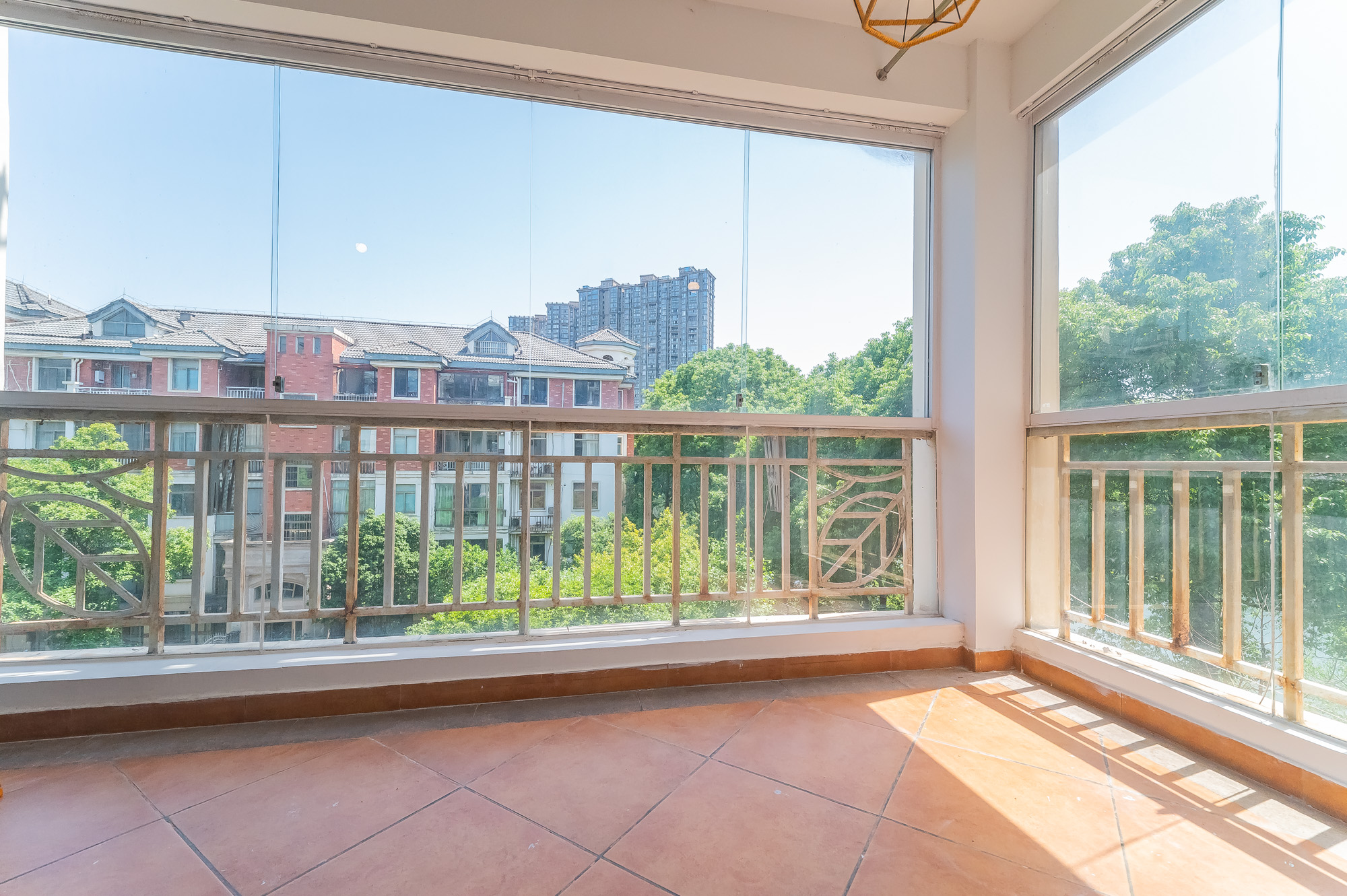 碧桂园威尼斯城 4室2厅2卫 89.8万 碧桂园威尼斯城 4室2厅2卫 89.8万阳台