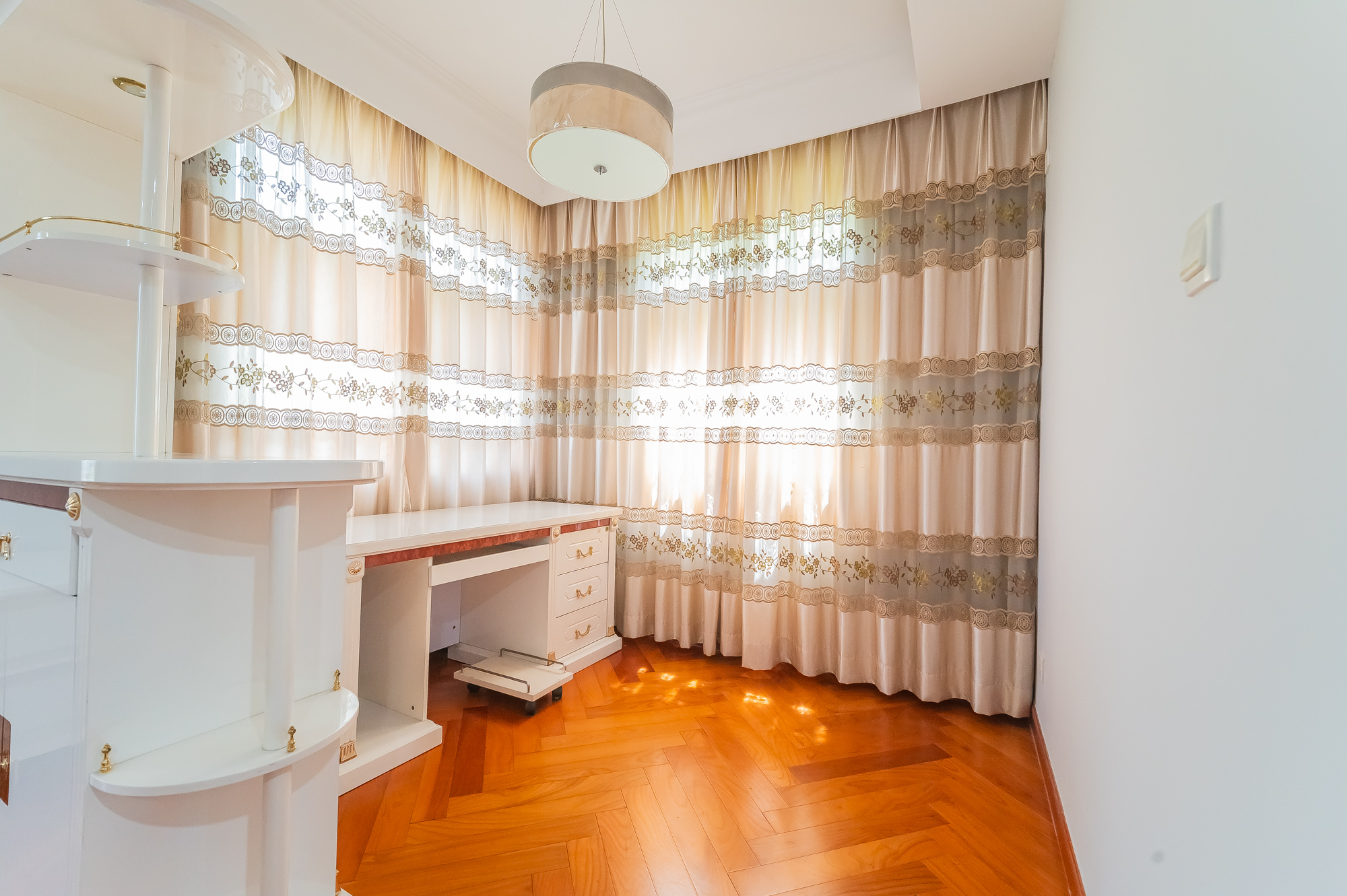 碧桂园威尼斯城 4室2厅2卫 89.8万 碧桂园威尼斯城 4室2厅2卫 89.8万卧室