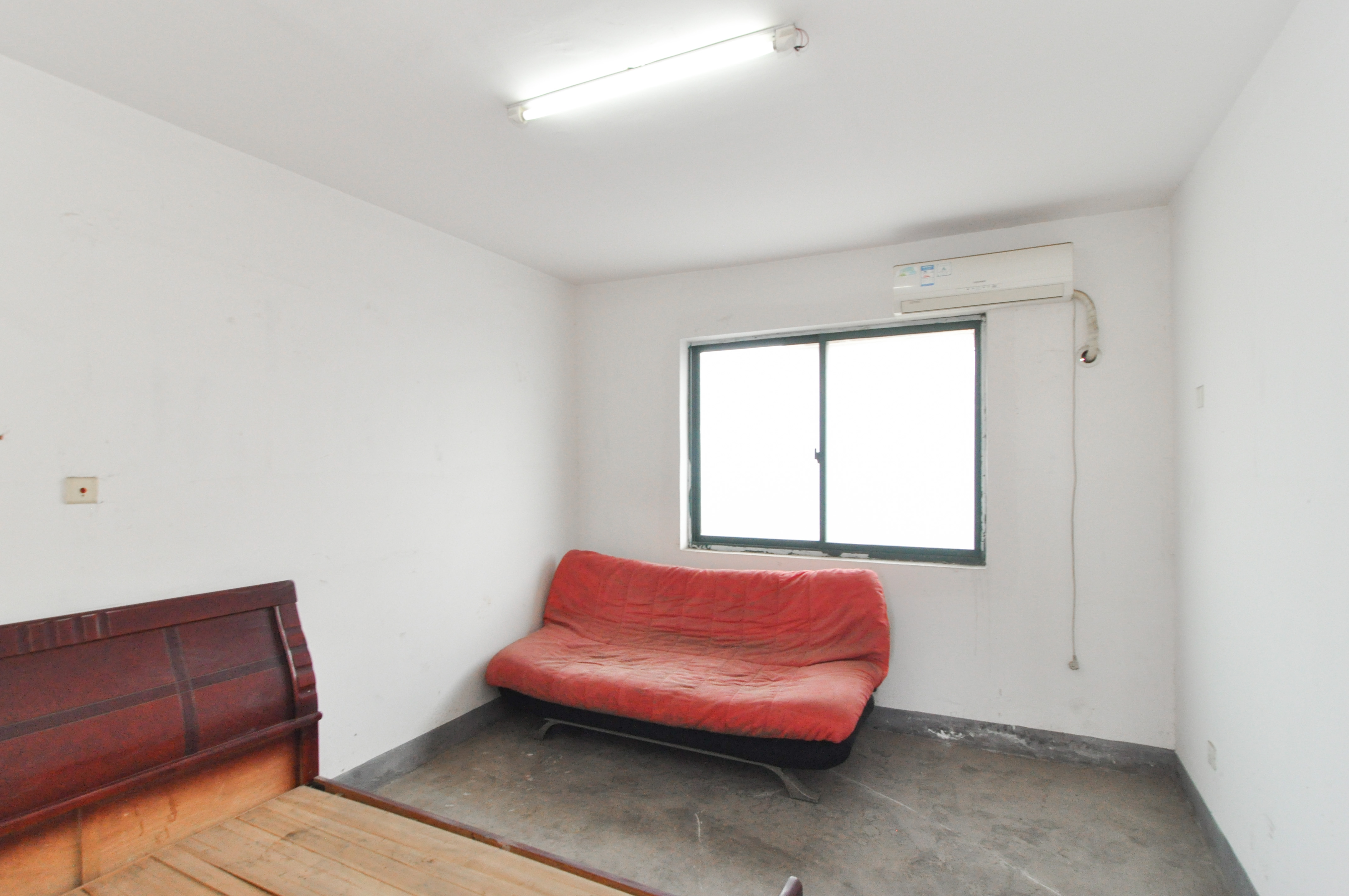 共和世家 2室2厅2卫 105.0万 共和世家 2室2厅2卫 105.0万卧室