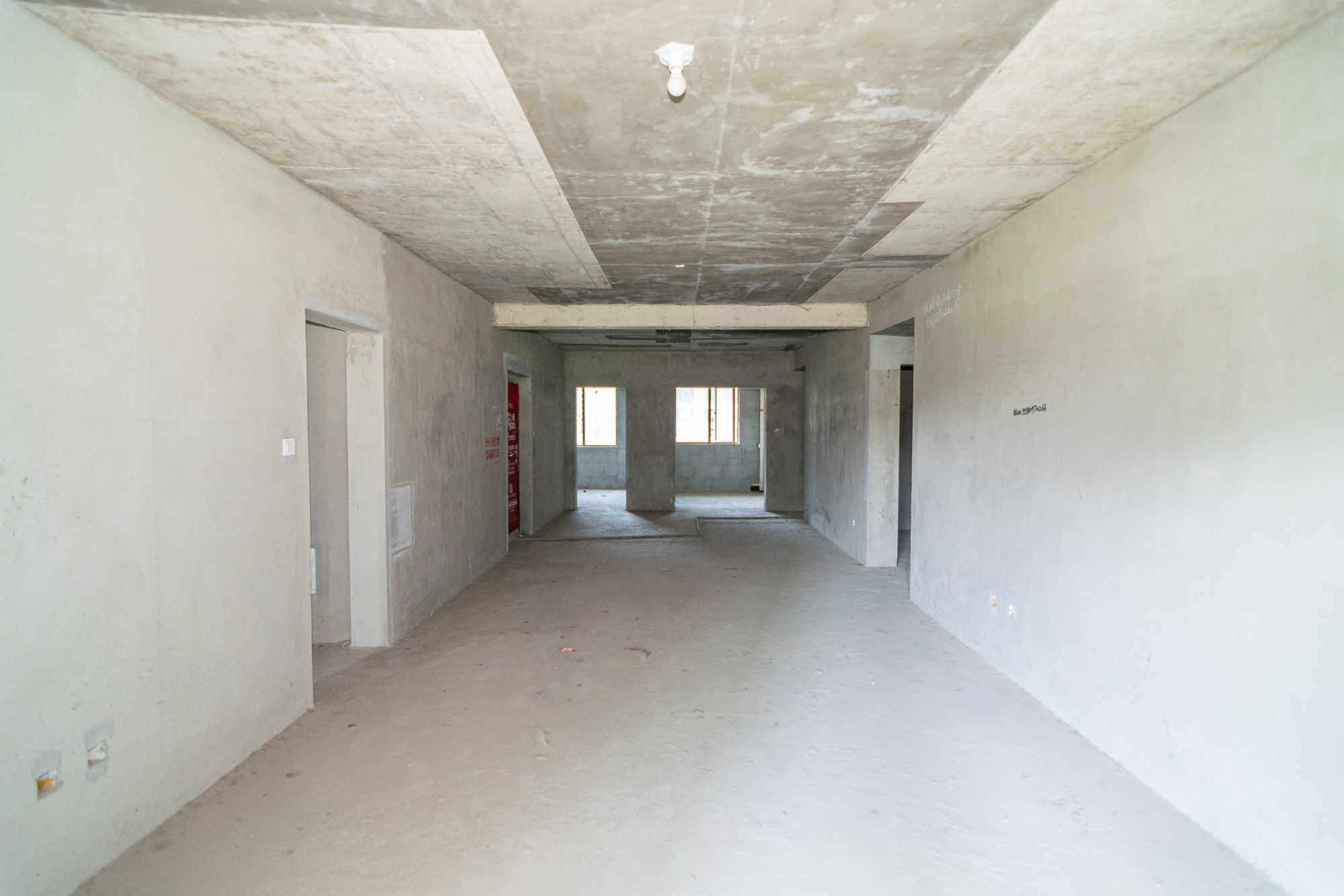 大汉汉园  5室2厅2卫    96.0万 大汉汉园  5室2厅2卫    96.0万客厅