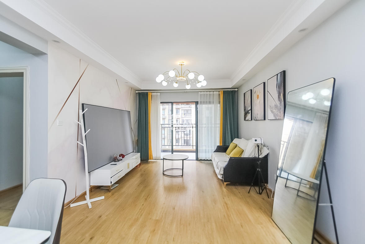 荣盛花语书苑  3室2厅1卫    82.0万 荣盛花语书苑  3室2厅1卫    82.0万客厅