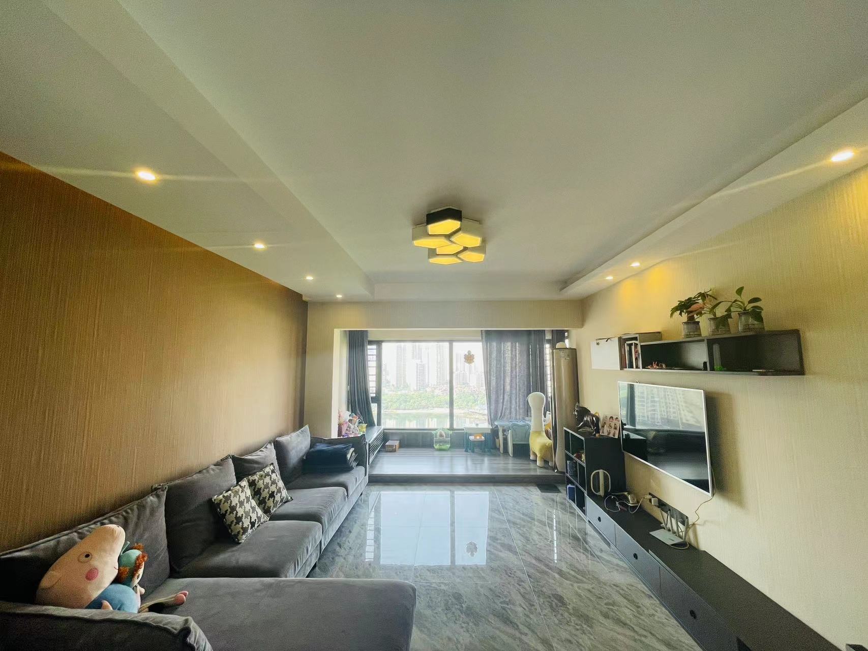 美的城三期  3室2厅2卫    83.0万 美的城三期  3室2厅2卫    83.0万