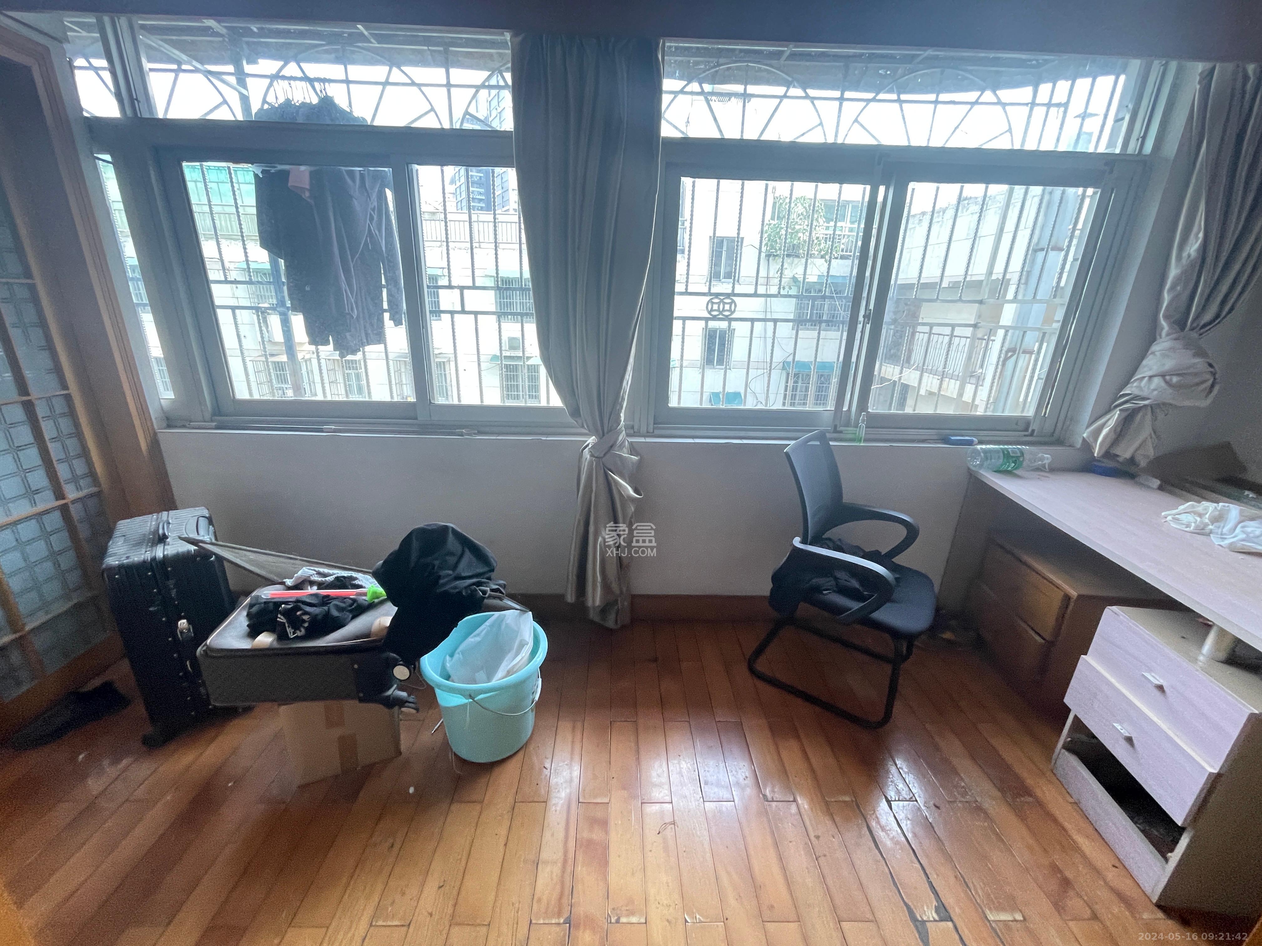 林苑小区  4室2厅2卫   2400.00元/月室内图