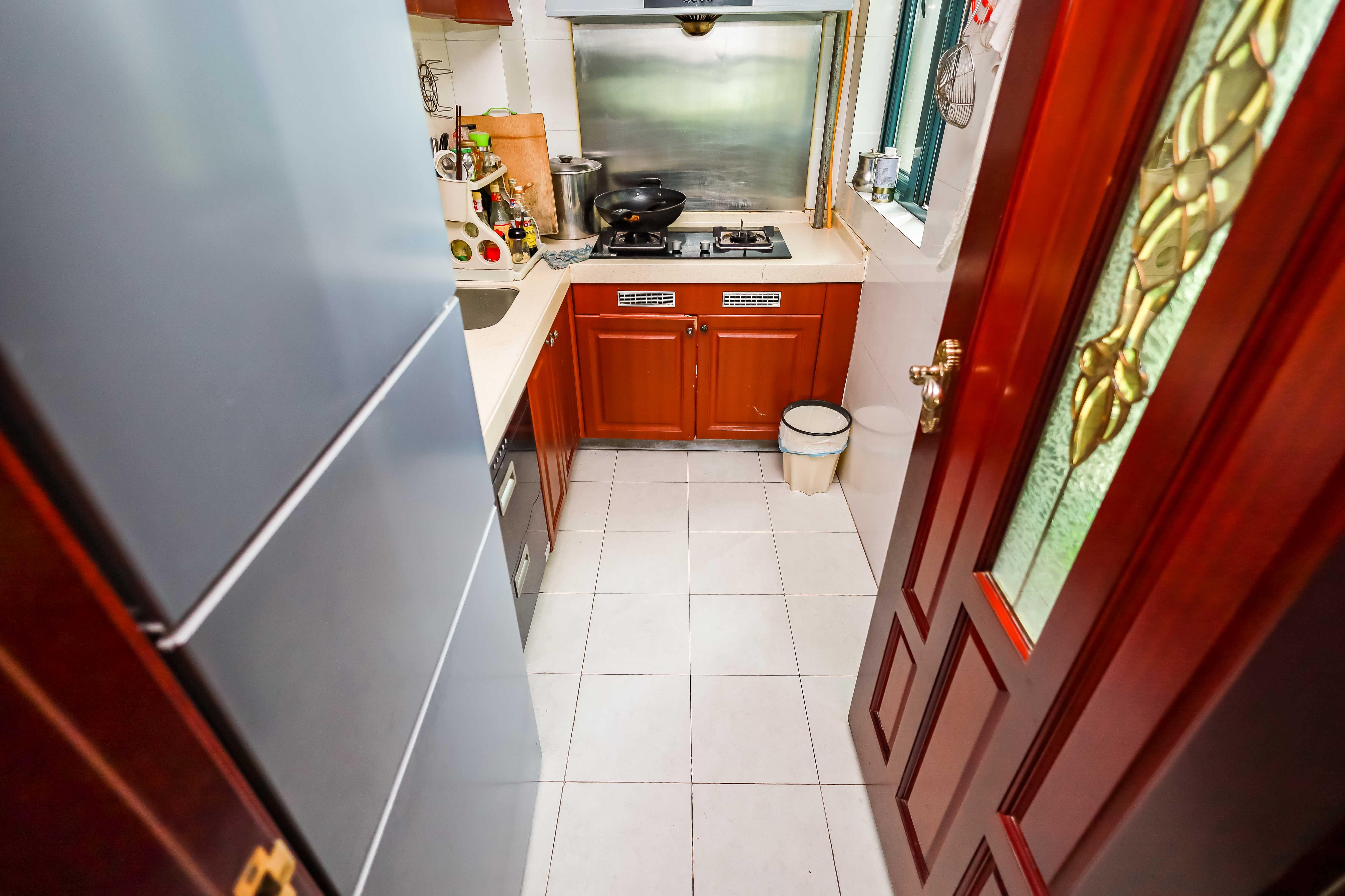 恒大华府  3室2厅1卫    138.0万厨房