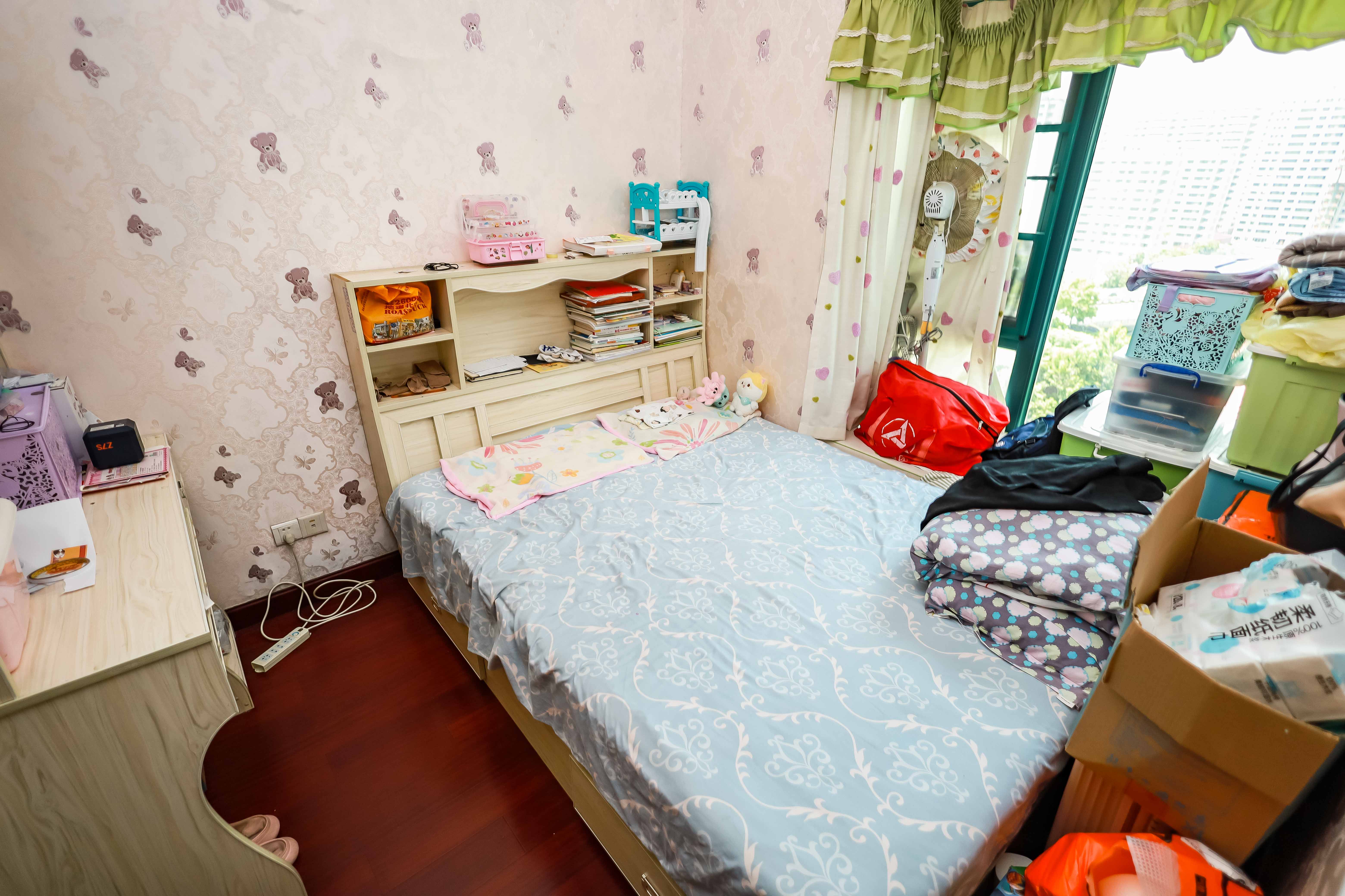 恒大华府  3室2厅1卫    138.0万卧室