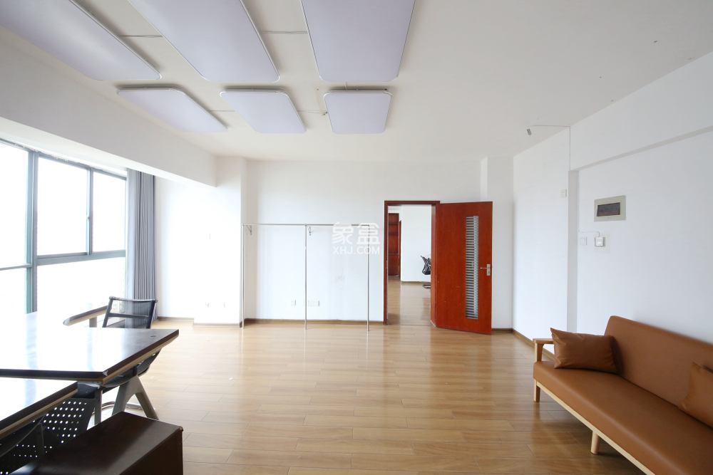 上东印象  1室1厅1卫    30.0万