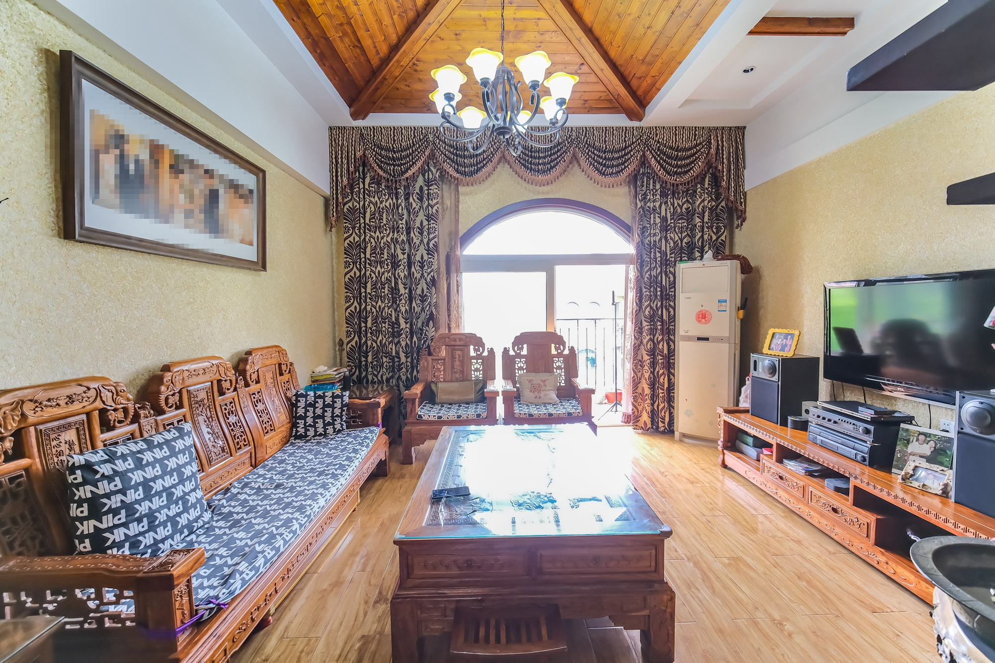 郡原居里 3室2厅1卫 68.0万 郡原居里 3室2厅1卫 68.0万客厅