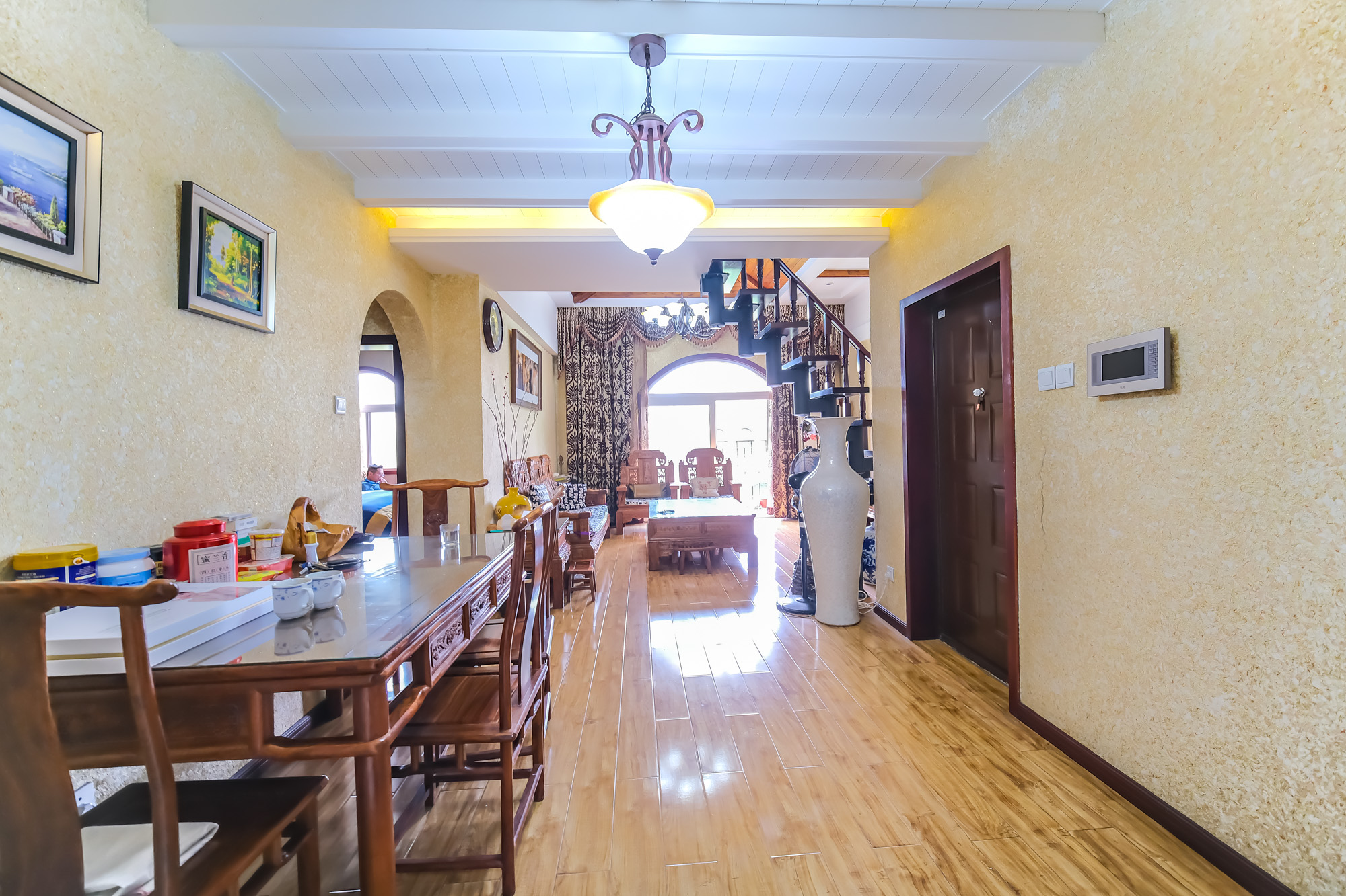 郡原居里 3室2厅1卫 68.0万 郡原居里 3室2厅1卫 68.0万客厅