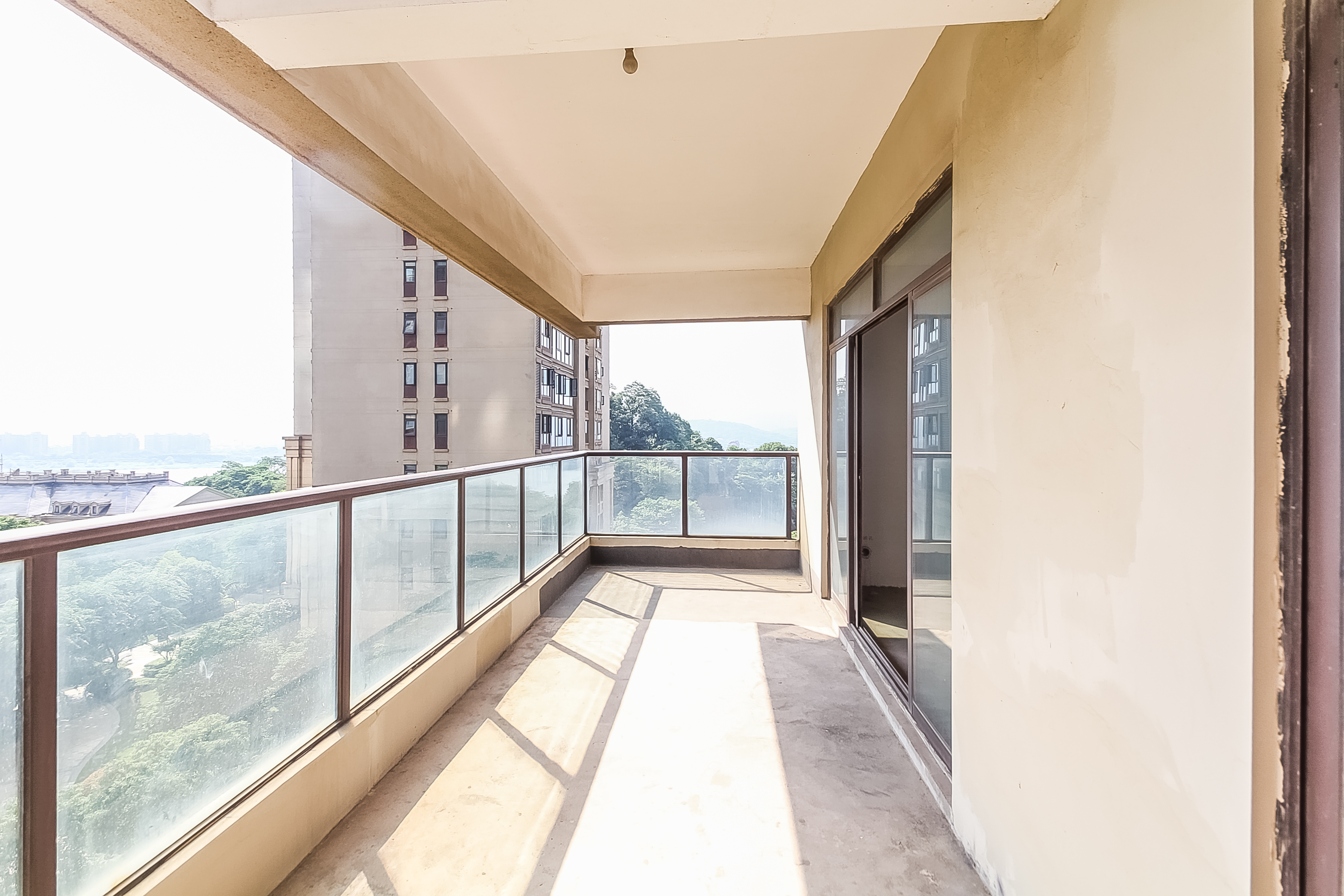 中建江山壹号  4室2厅2卫   886.00万其他
