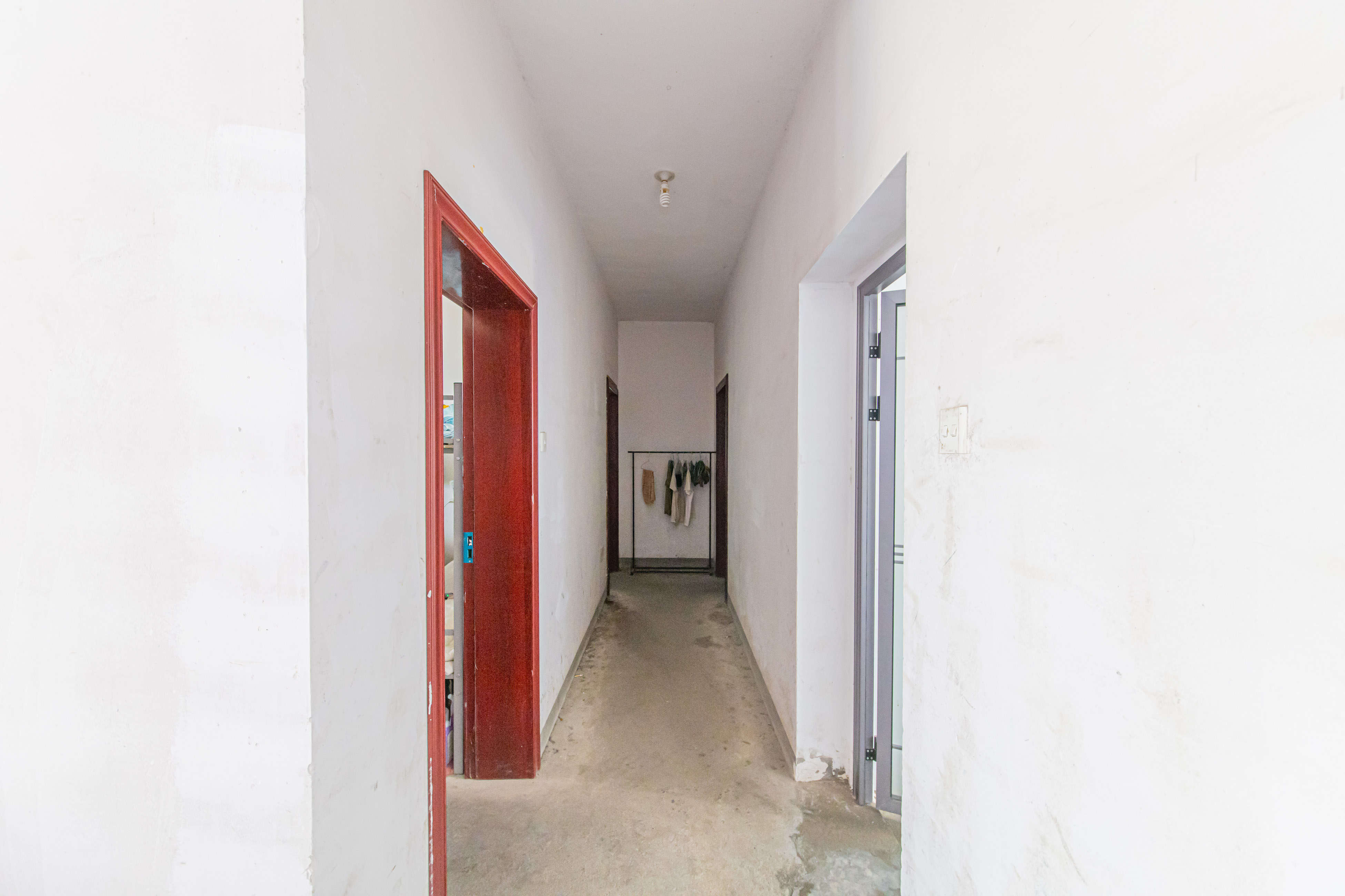 九峰小区(一二三四区) 4室2厅2卫 248.0万 九峰小区(一二三四区) 4室2厅2卫 248.0万其他