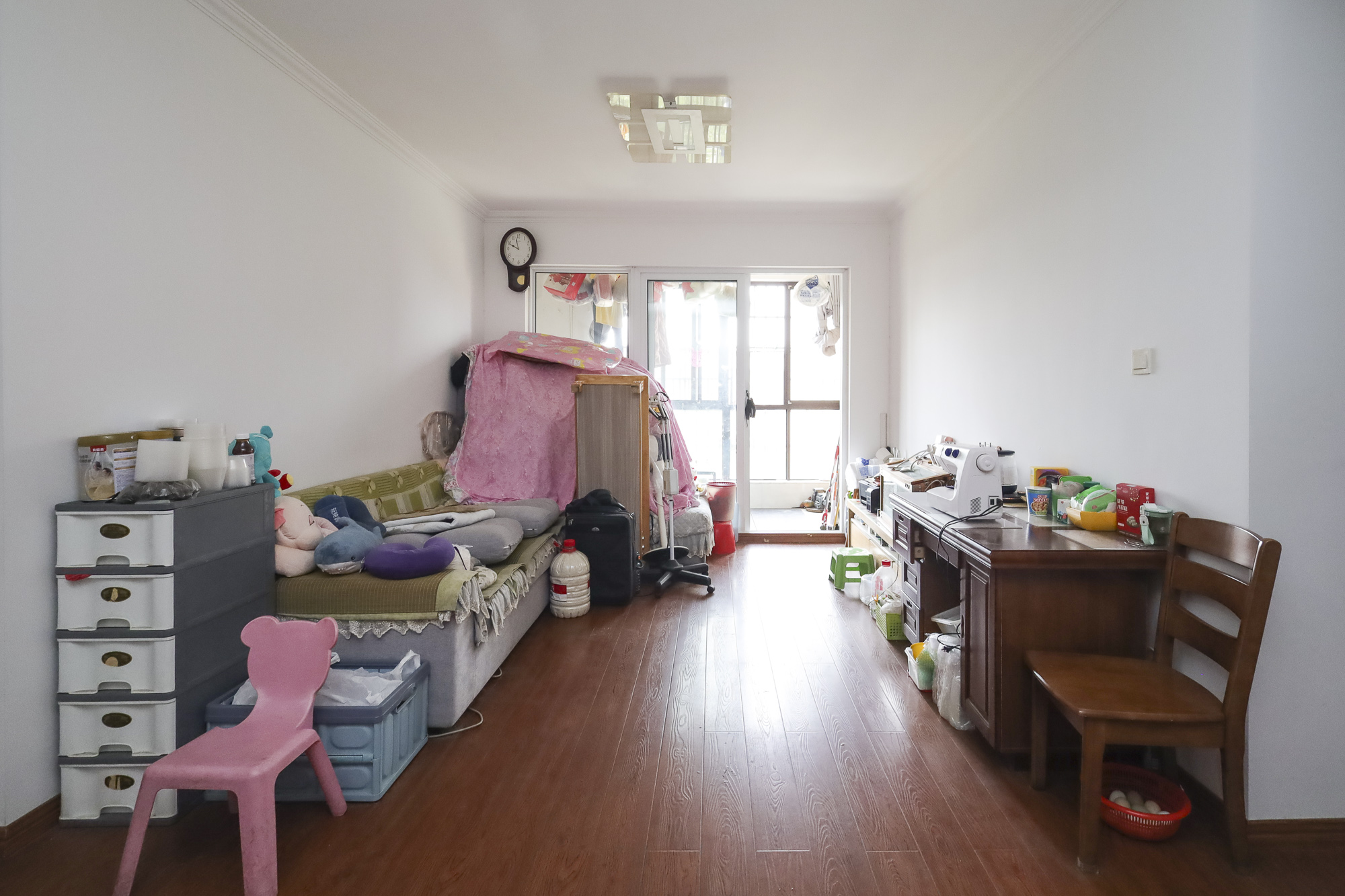 水映加州  3室2厅1卫    165.0万客厅