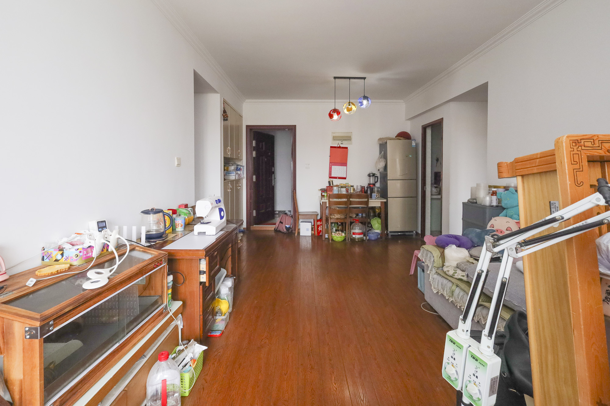 水映加州  3室2厅1卫    165.0万客厅