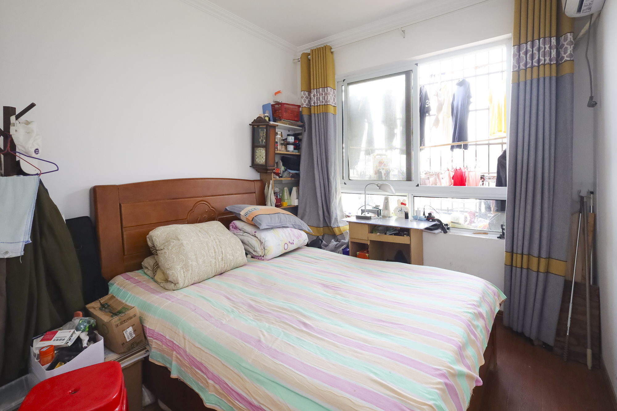 水映加州  3室2厅1卫    165.0万卧室