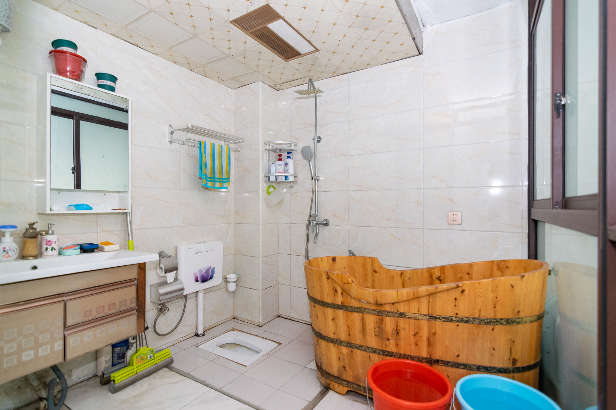 悦禧国际山庄 4室2厅3卫 106.0万 悦禧国际山庄 4室2厅3卫 106.0万卫生间