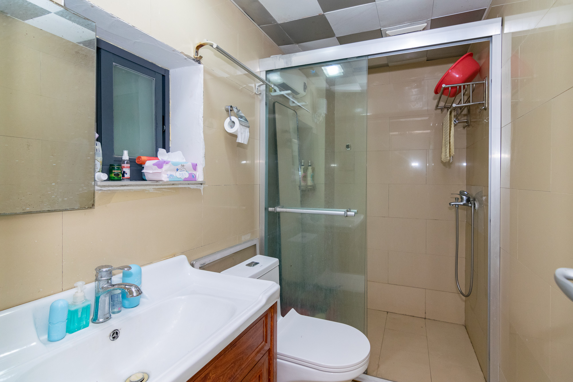 悦禧国际山庄 4室2厅3卫 106.0万 悦禧国际山庄 4室2厅3卫 106.0万卫生间