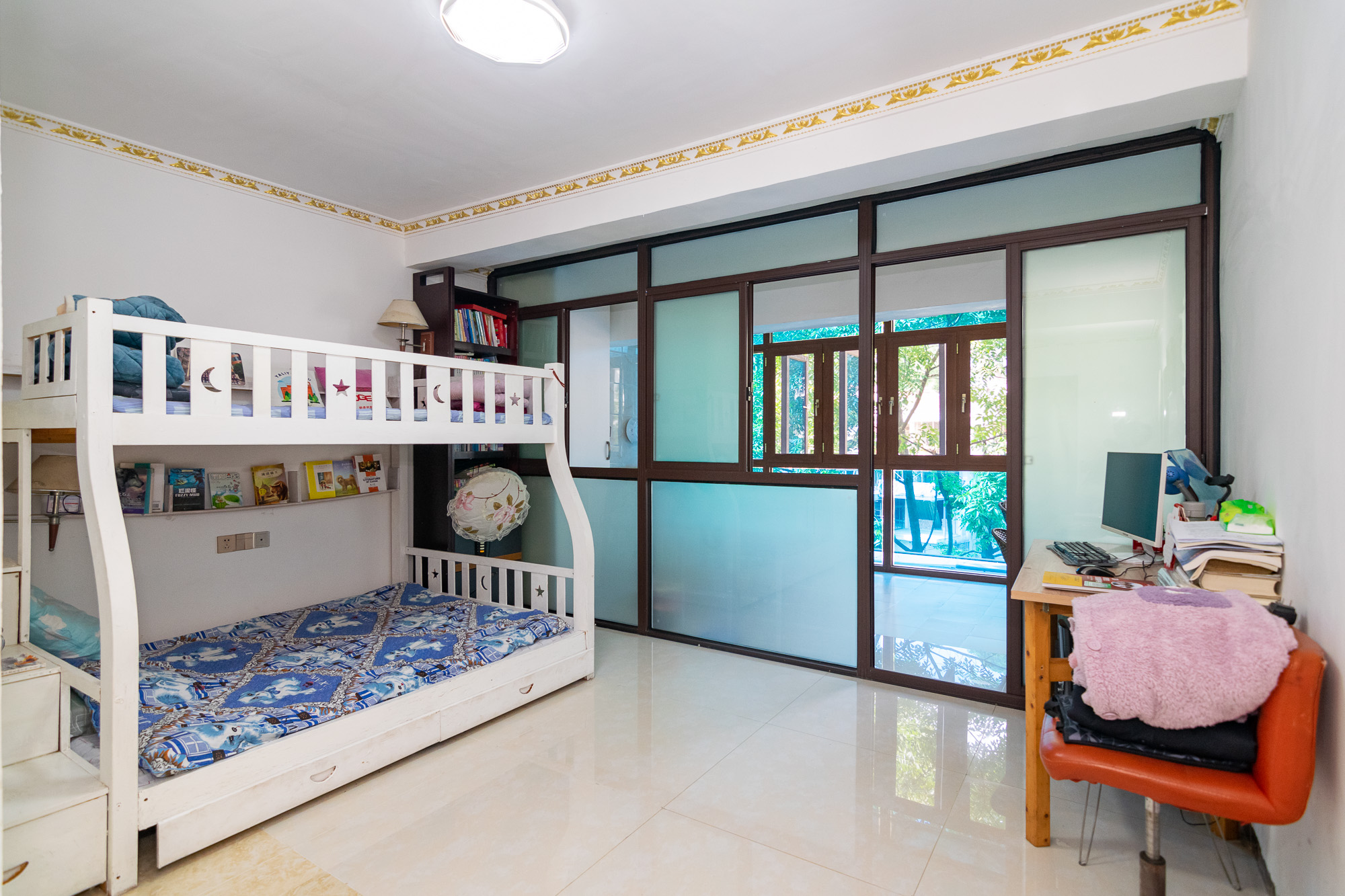 悦禧国际山庄 4室2厅3卫 106.0万 悦禧国际山庄 4室2厅3卫 106.0万卧室