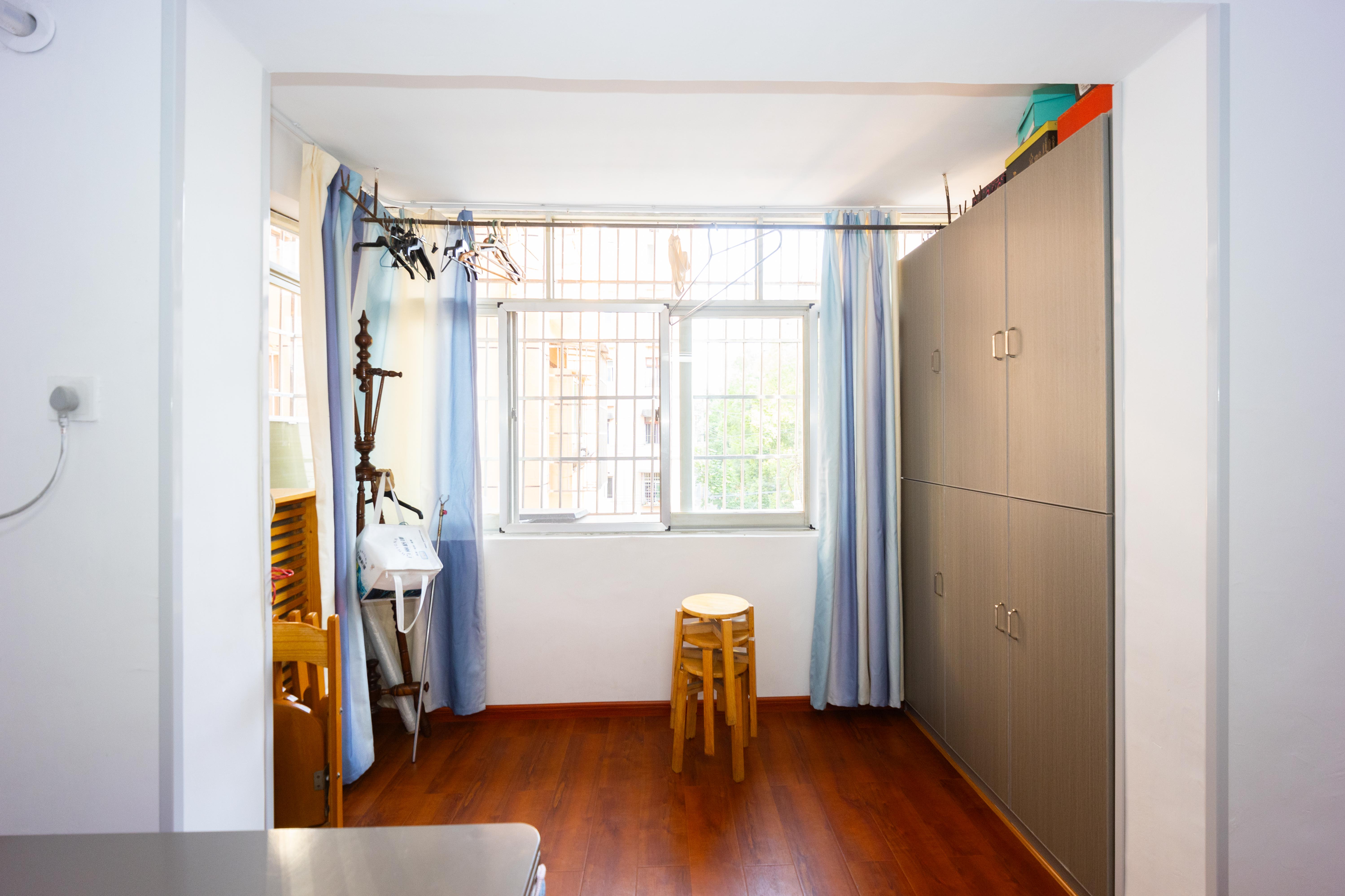 杏花园小区  2室1厅1卫    40.0万 杏花园小区  2室1厅1卫    40.0万阳台