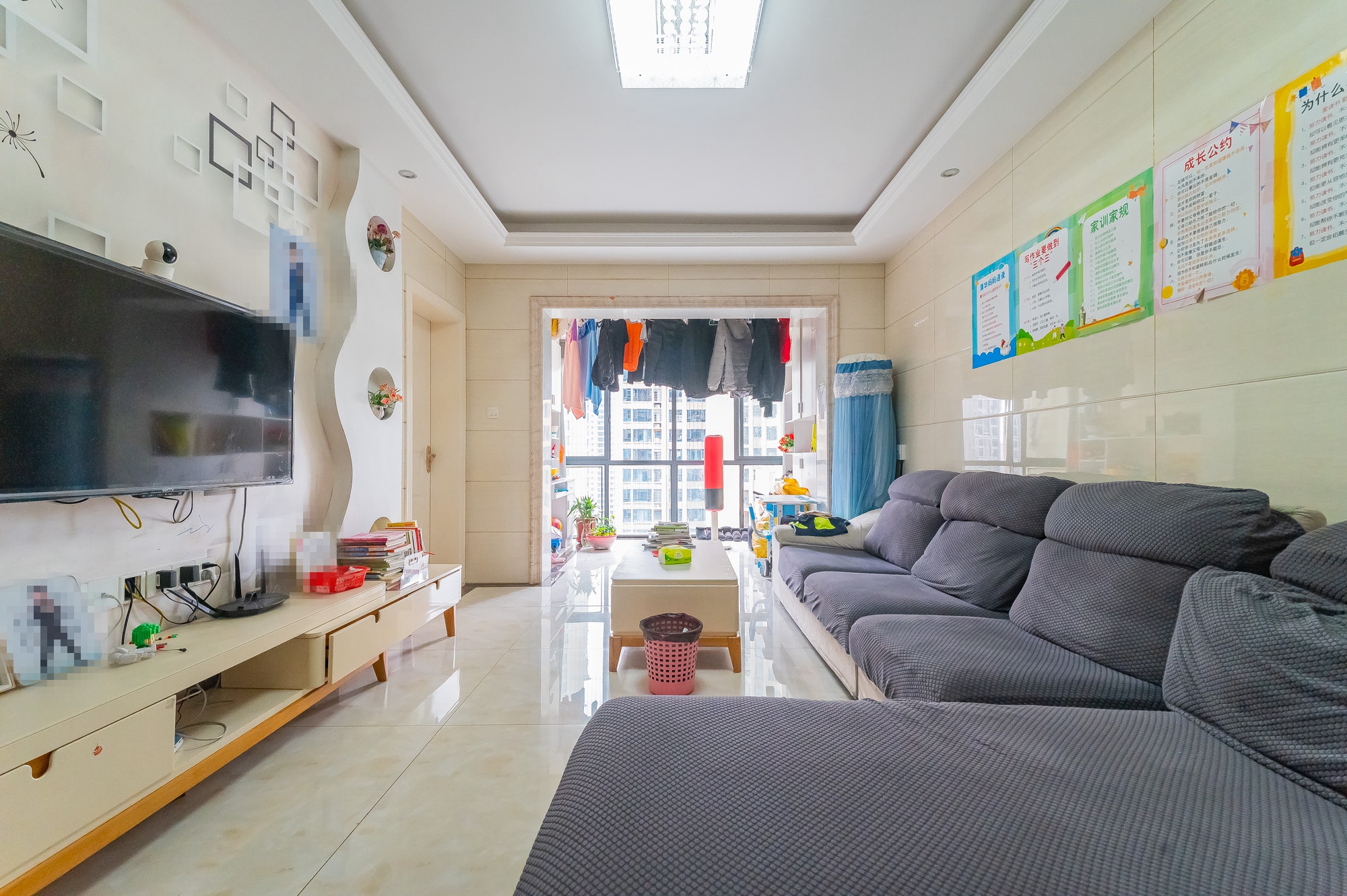 方略城市广场  3室2厅1卫    82.0万 方略城市广场  3室2厅1卫    82.0万客厅