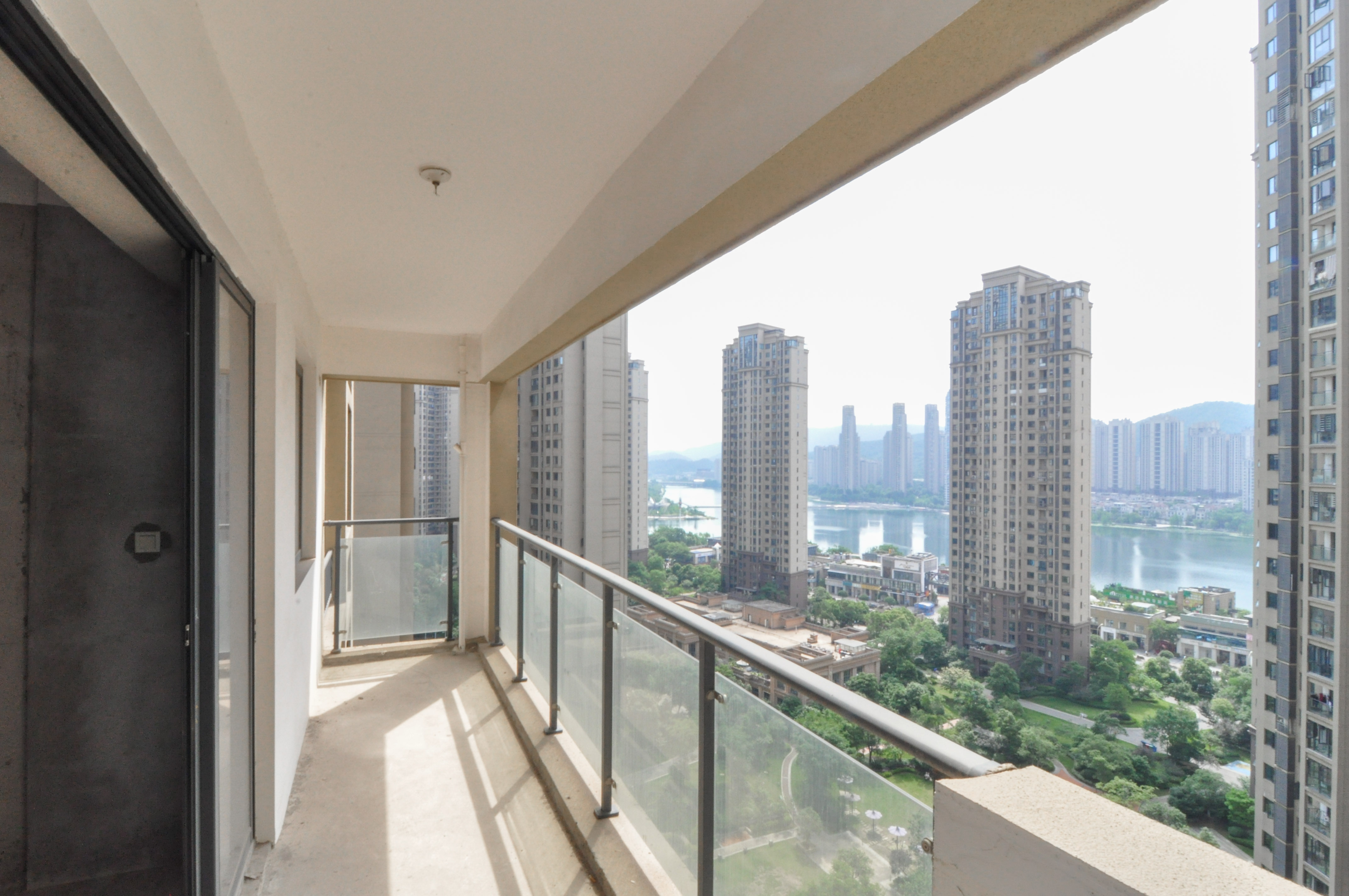 中建梅溪湖中心 4室2厅2卫 196.0万 中建梅溪湖中心 4室2厅2卫 196.0万其他