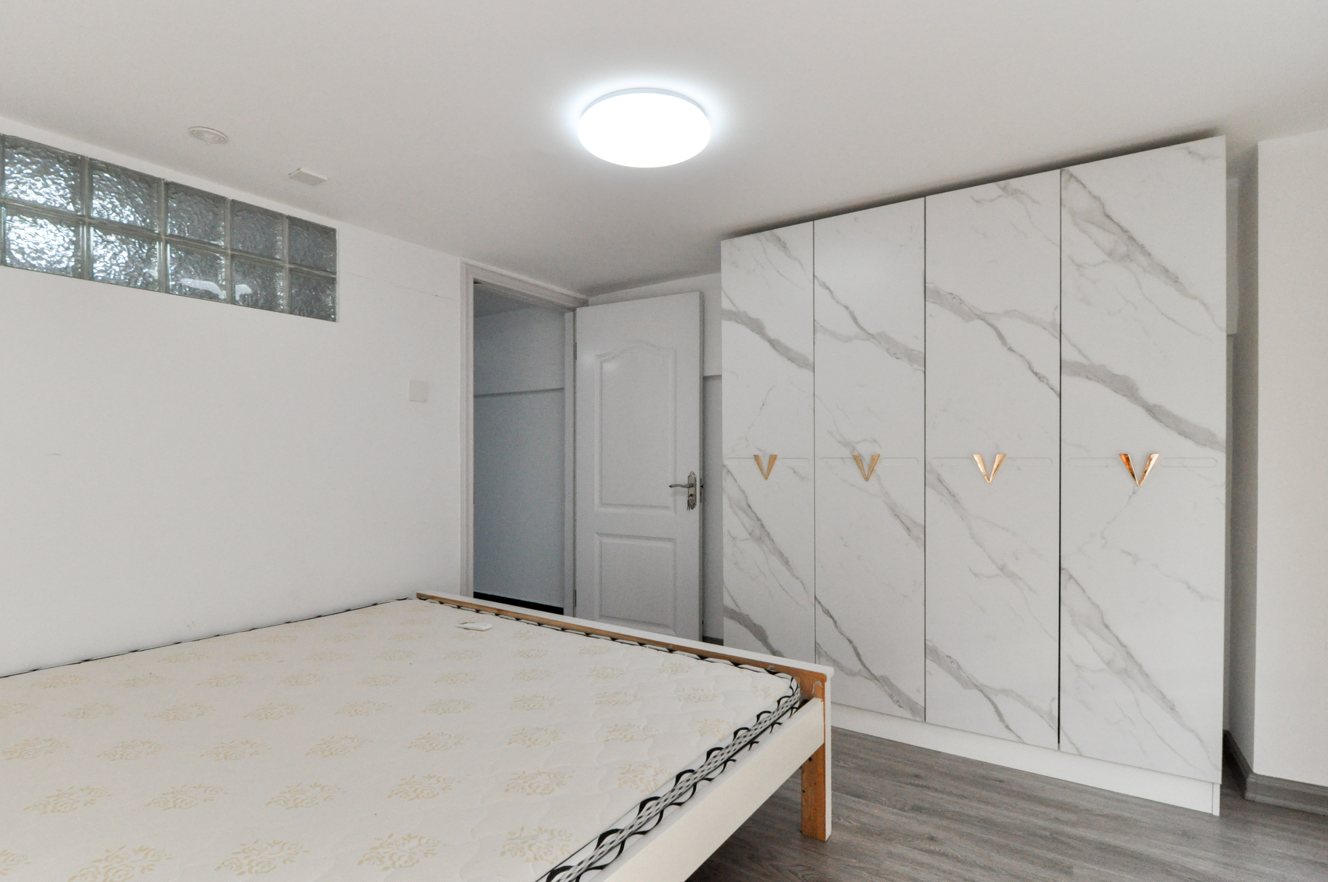 华润琨瑜府  2室1厅1卫    52.0万卧室