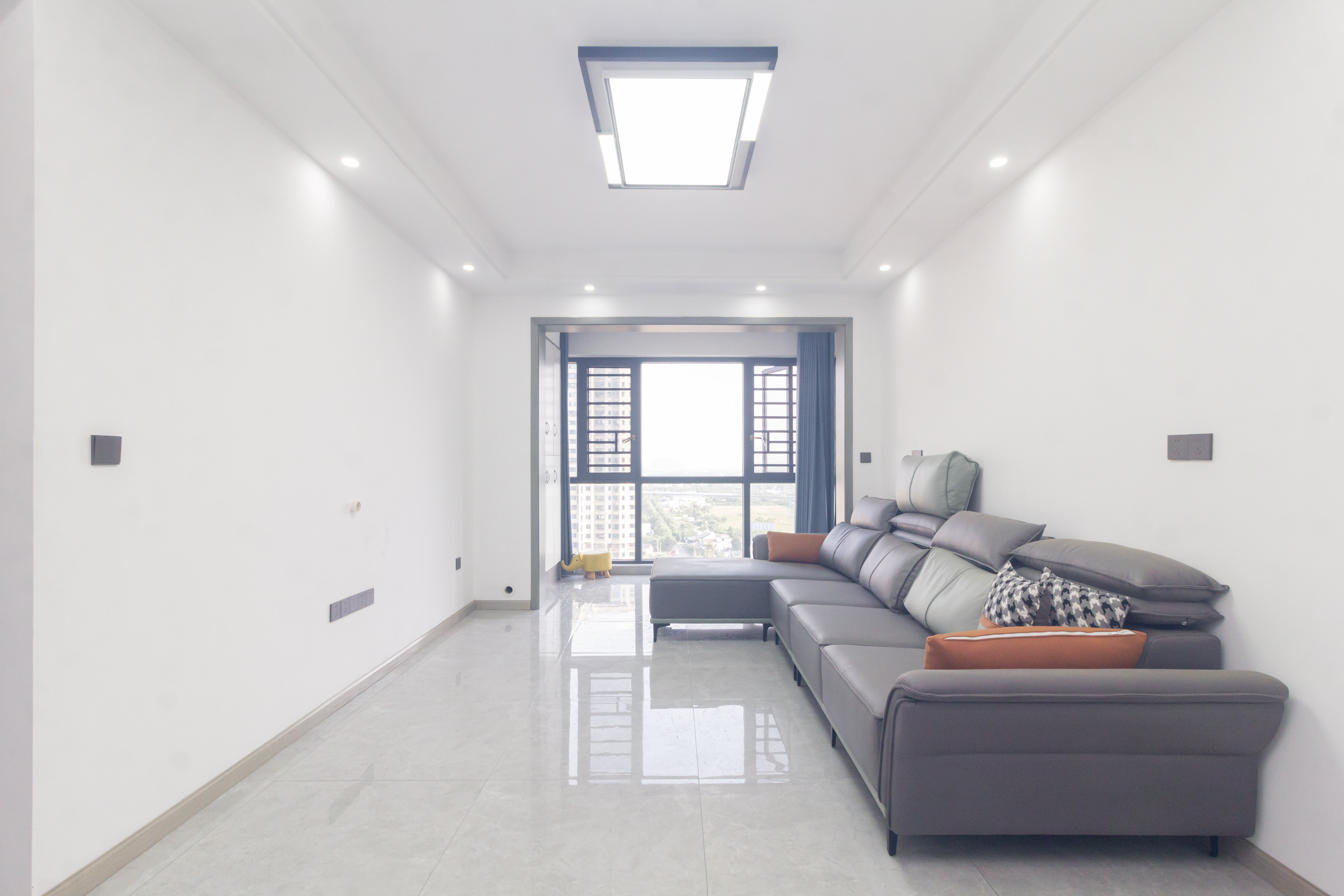 财汇新天地(财汇商务广场) 3室2厅1卫 66.0万 财汇新天地(财汇商务广场) 3室2厅1卫 66.0万客厅