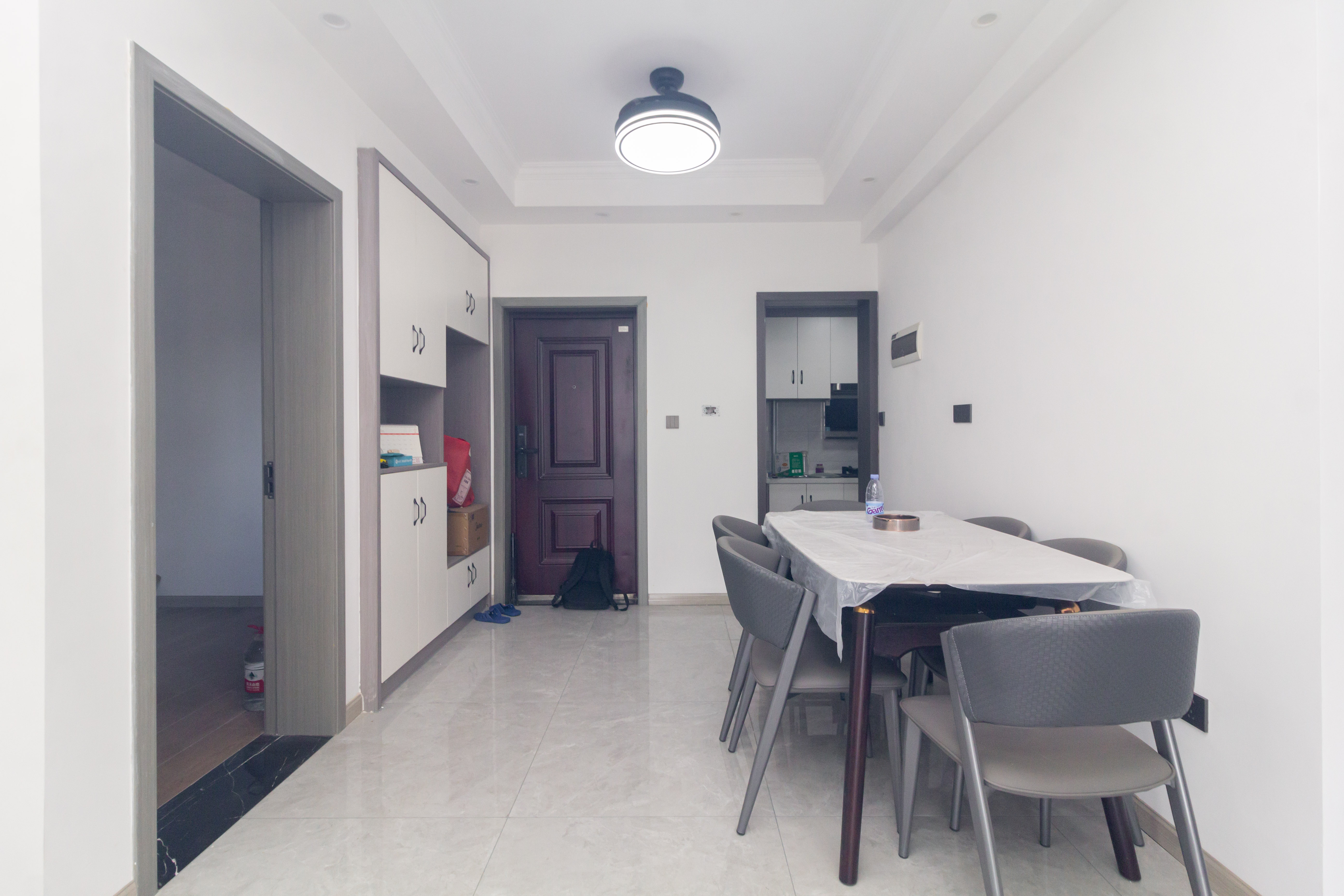 财汇新天地(财汇商务广场) 3室2厅1卫 66.0万 财汇新天地(财汇商务广场) 3室2厅1卫 66.0万客厅