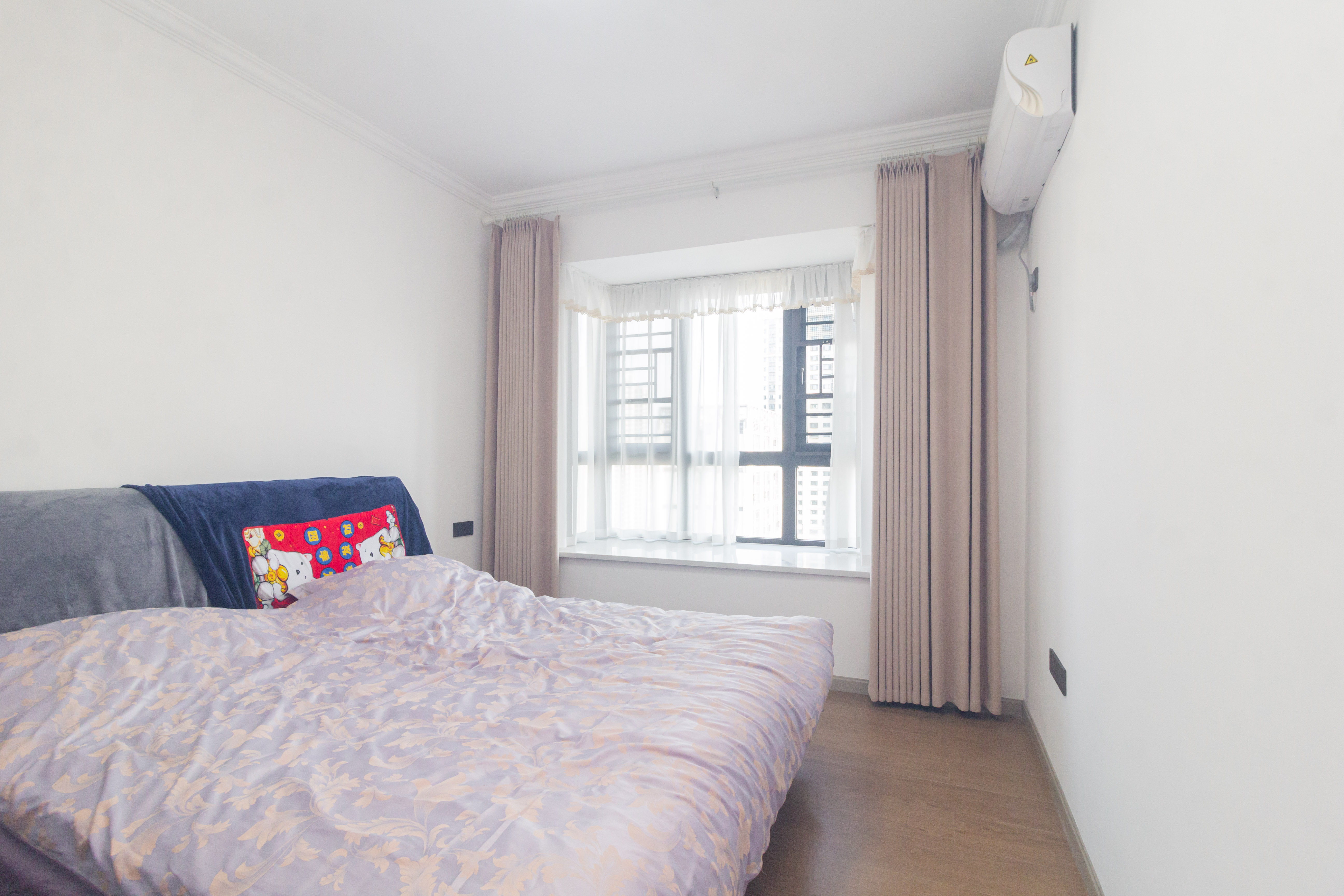 财汇新天地(财汇商务广场) 3室2厅1卫 66.0万 财汇新天地(财汇商务广场) 3室2厅1卫 66.0万卧室