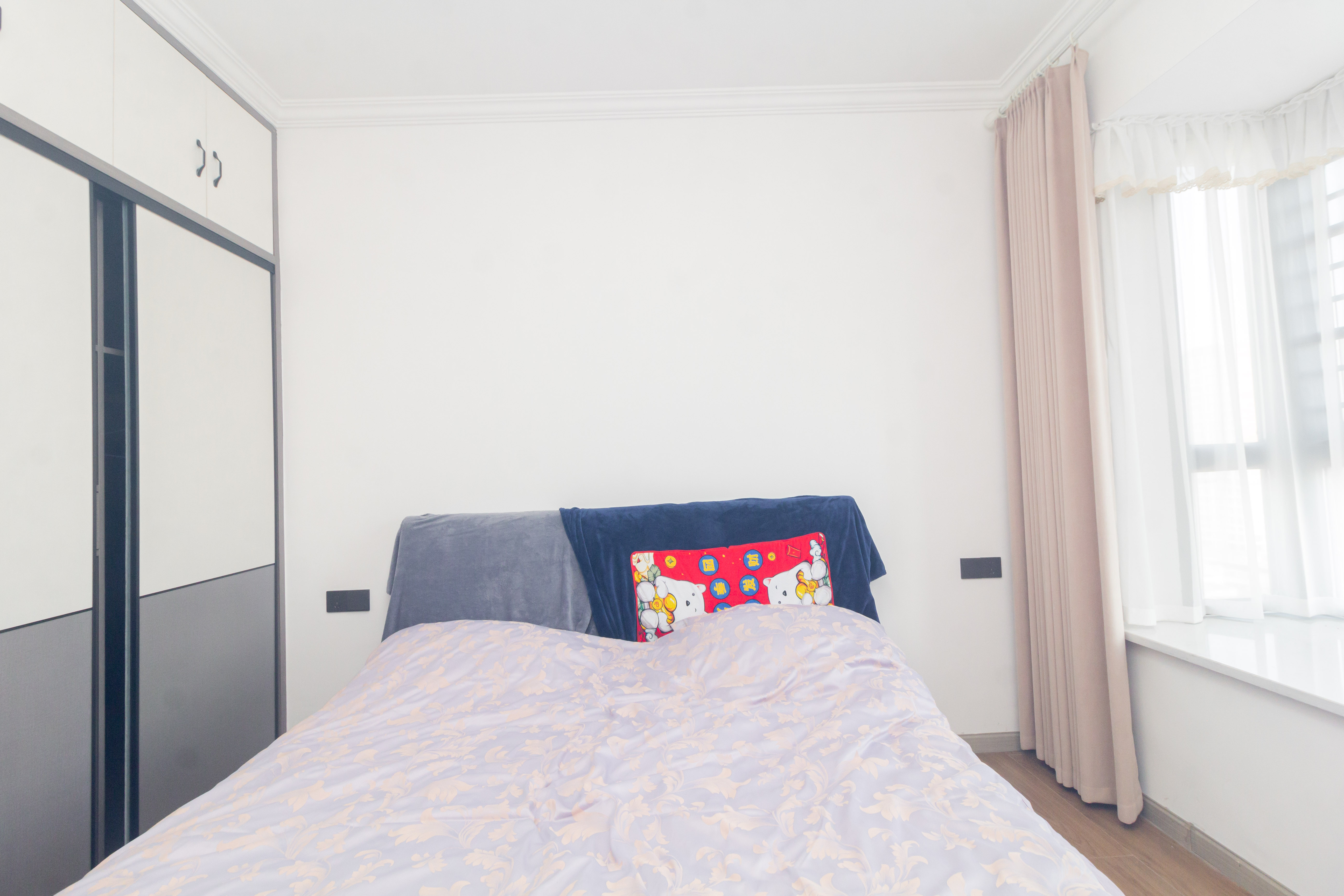 财汇新天地(财汇商务广场) 3室2厅1卫 66.0万 财汇新天地(财汇商务广场) 3室2厅1卫 66.0万卧室