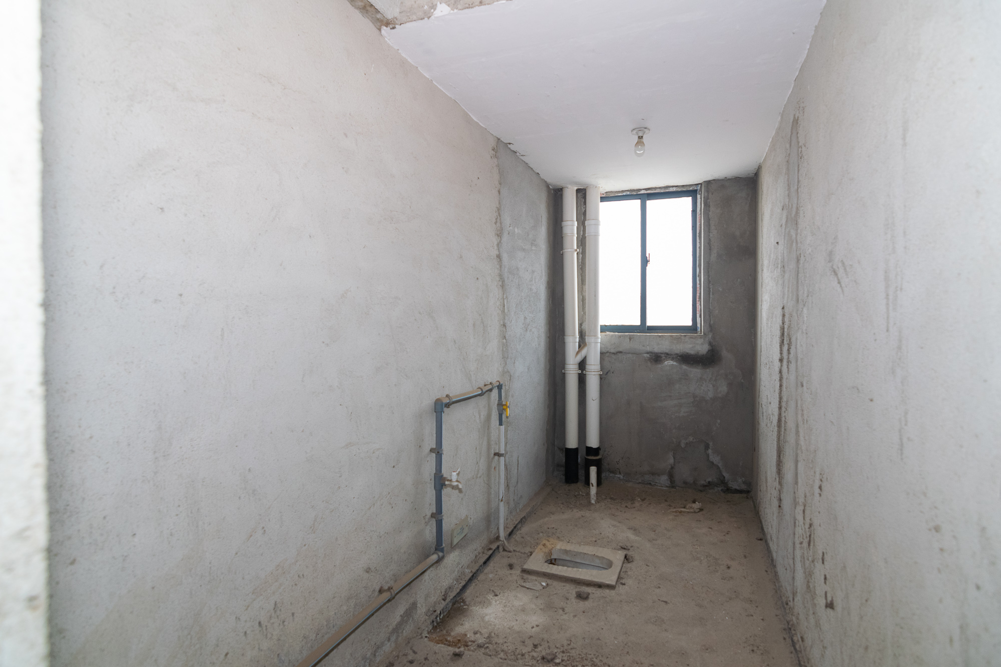 新雅黄金苑 5室2厅2卫 84.8万 新雅黄金苑 5室2厅2卫 84.8万卫生间