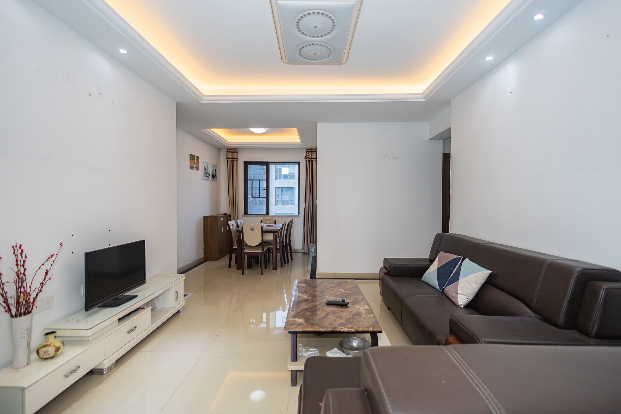 旺德府恺悦国际 4室2厅2卫 78.00万 旺德府恺悦国际 4室2厅2卫 78.00万客厅