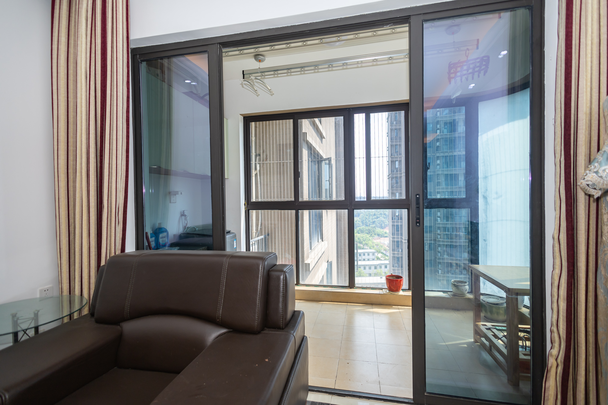 旺德府恺悦国际 4室2厅2卫 78.00万 旺德府恺悦国际 4室2厅2卫 78.00万阳台