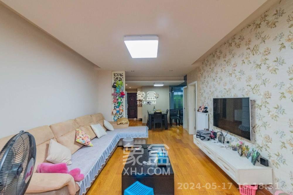 悦湖山 3室2厅1卫 2600.00元/月 悦湖山 3室2厅1卫 2600.00元/月室内图