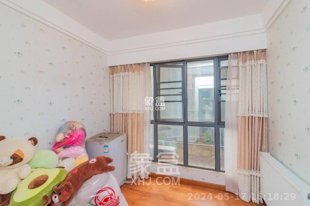 悦湖山 3室2厅1卫 2600.00元/月 悦湖山 3室2厅1卫 2600.00元/月室内图