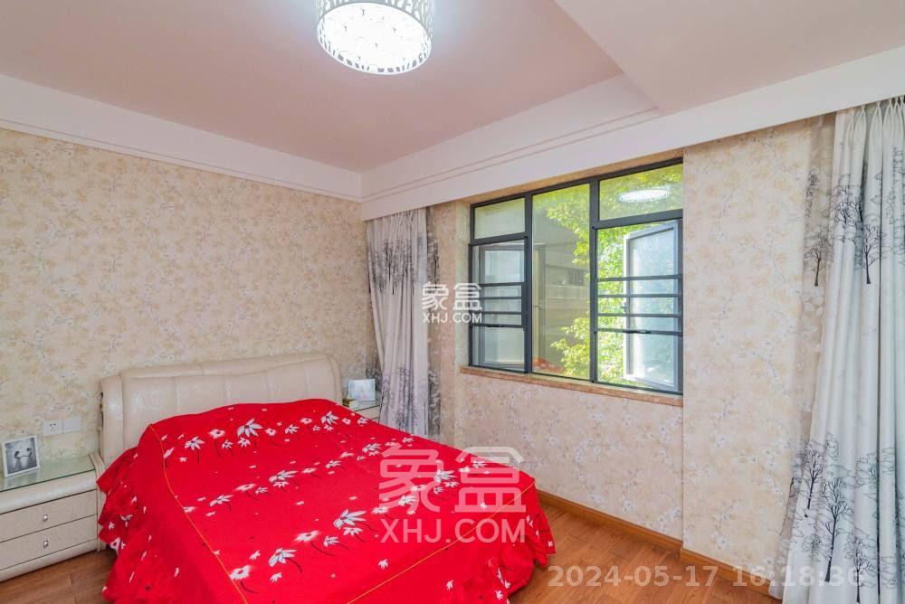 悦湖山 3室2厅1卫 2600.00元/月 悦湖山 3室2厅1卫 2600.00元/月室内图