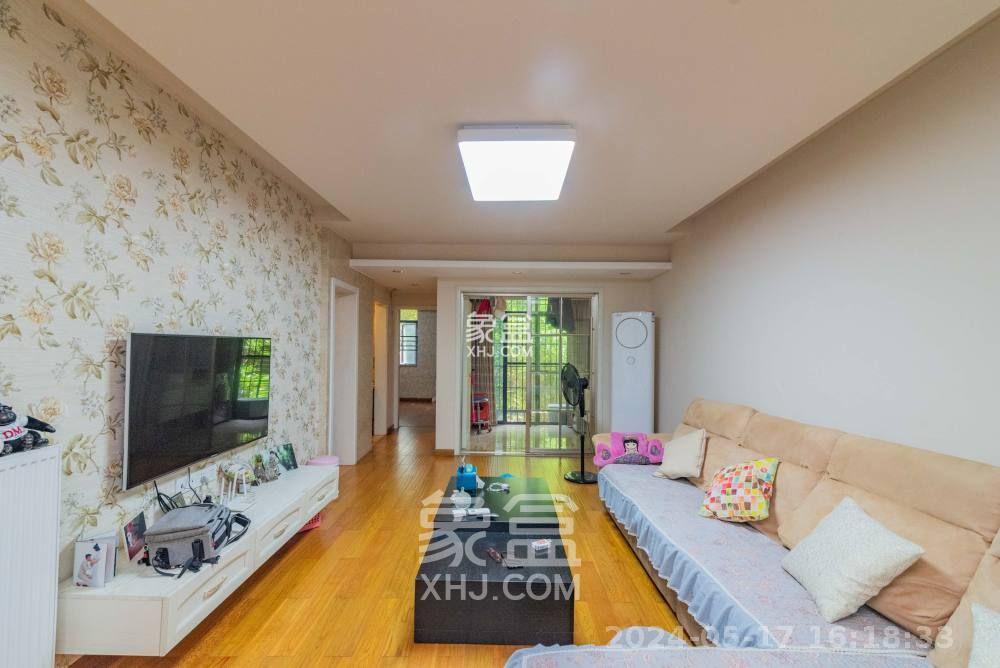 悦湖山 3室2厅1卫 2600.00元/月 悦湖山 3室2厅1卫 2600.00元/月室内图