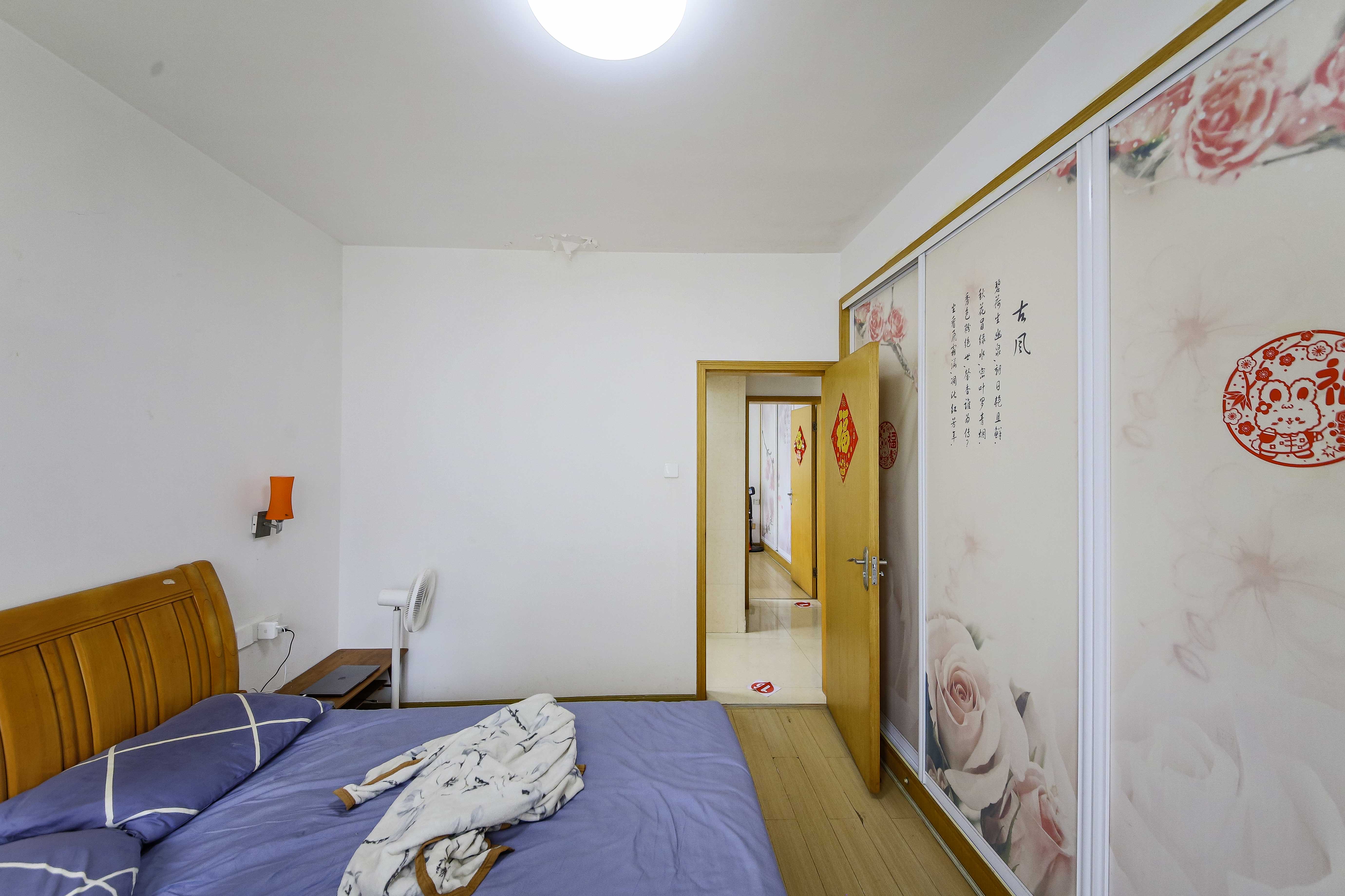 标志浪漫满屋（枫景公寓）  2室2厅1卫   72.00万卧室