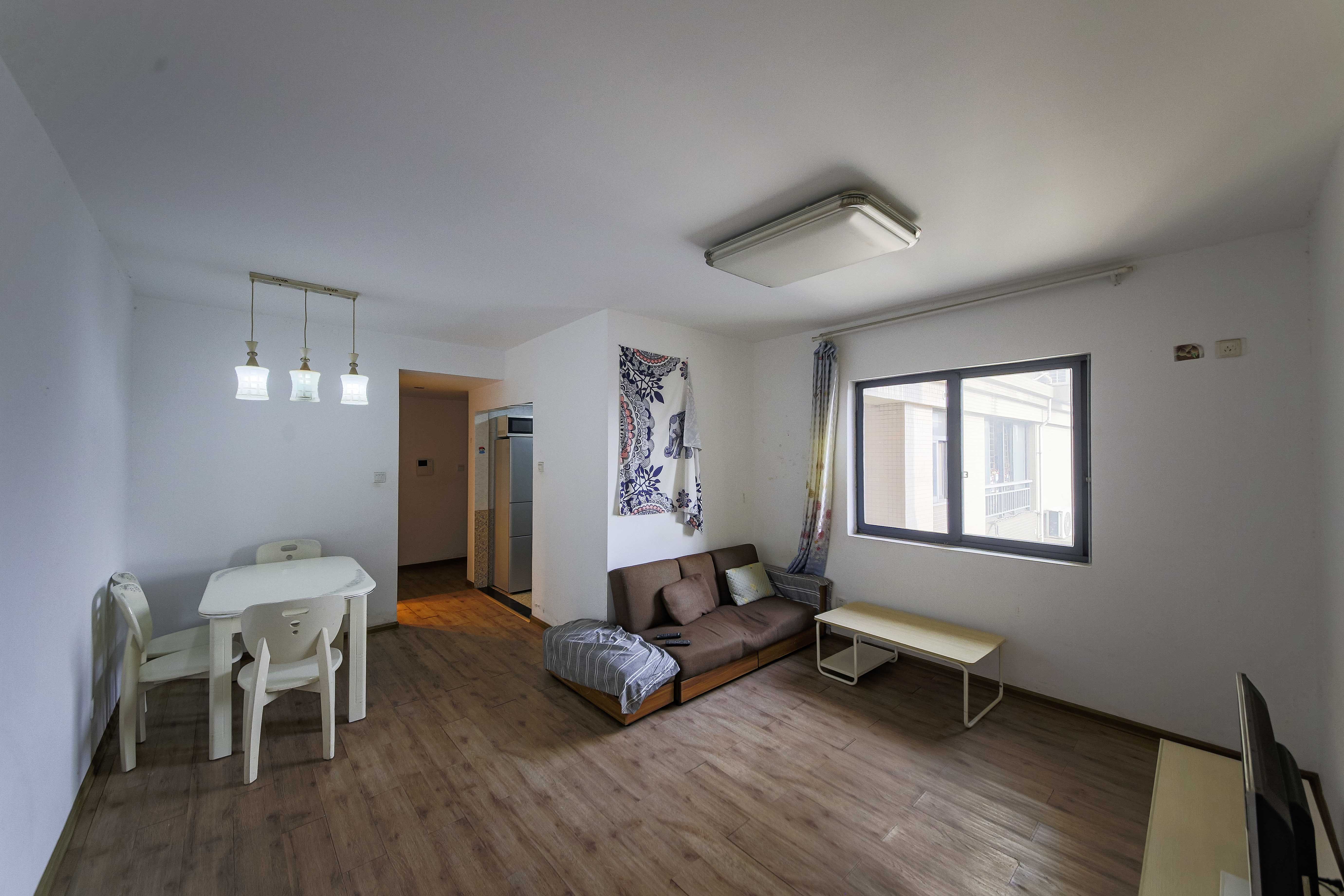 上峰苑(兰亭玥岛) 1室1厅1卫 45.0万 上峰苑(兰亭玥岛) 1室1厅1卫 45.0万客厅