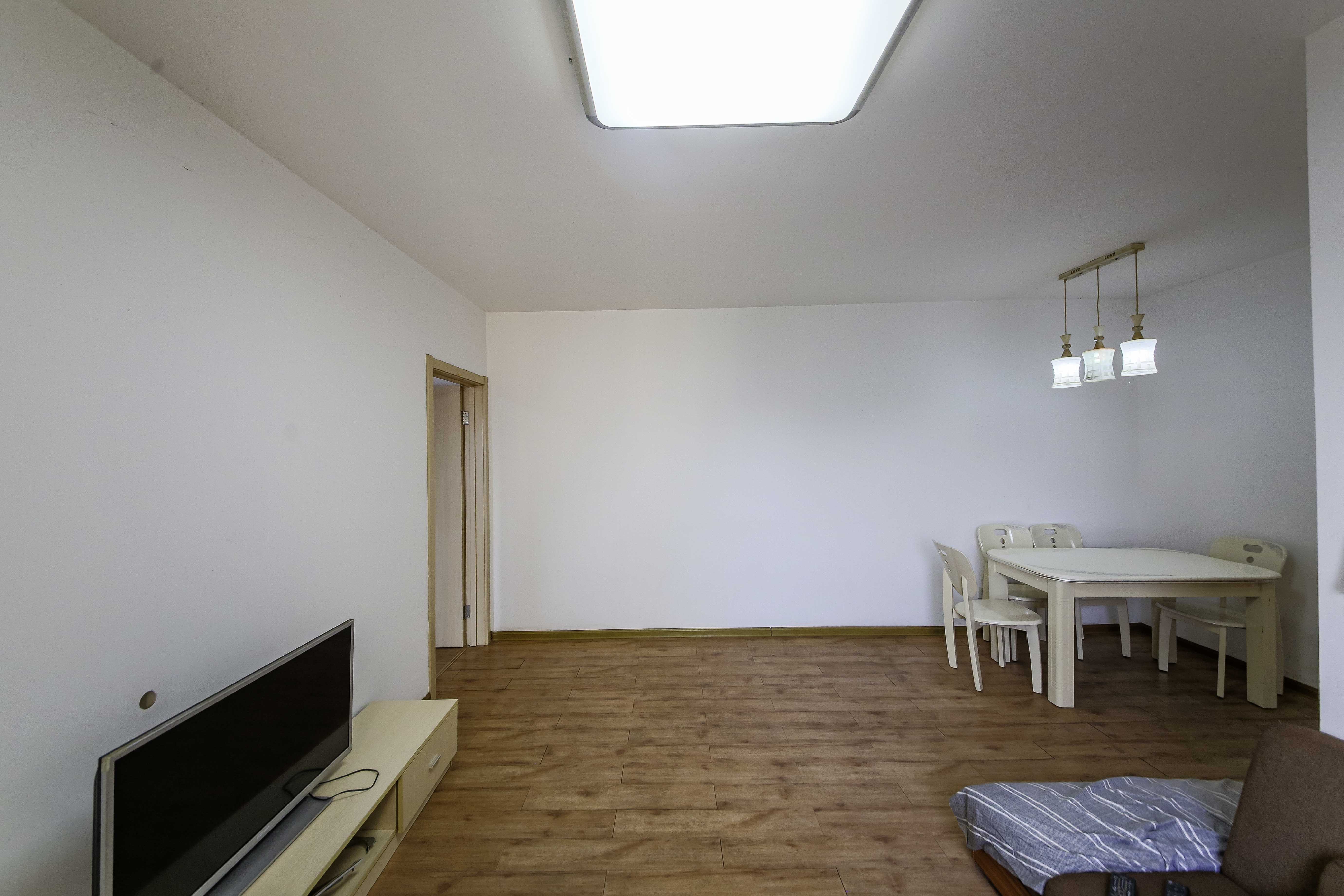 上峰苑(兰亭玥岛) 1室1厅1卫 45.0万 上峰苑(兰亭玥岛) 1室1厅1卫 45.0万客厅