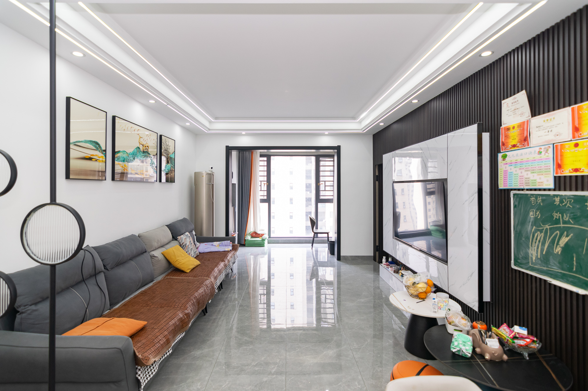 新华联梦想城 3室2厅2卫 93.66万 新华联梦想城 3室2厅2卫 93.66万客厅