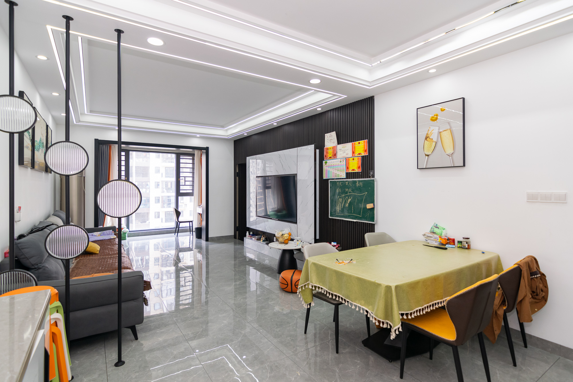 新华联梦想城 3室2厅2卫 93.66万 新华联梦想城 3室2厅2卫 93.66万客厅