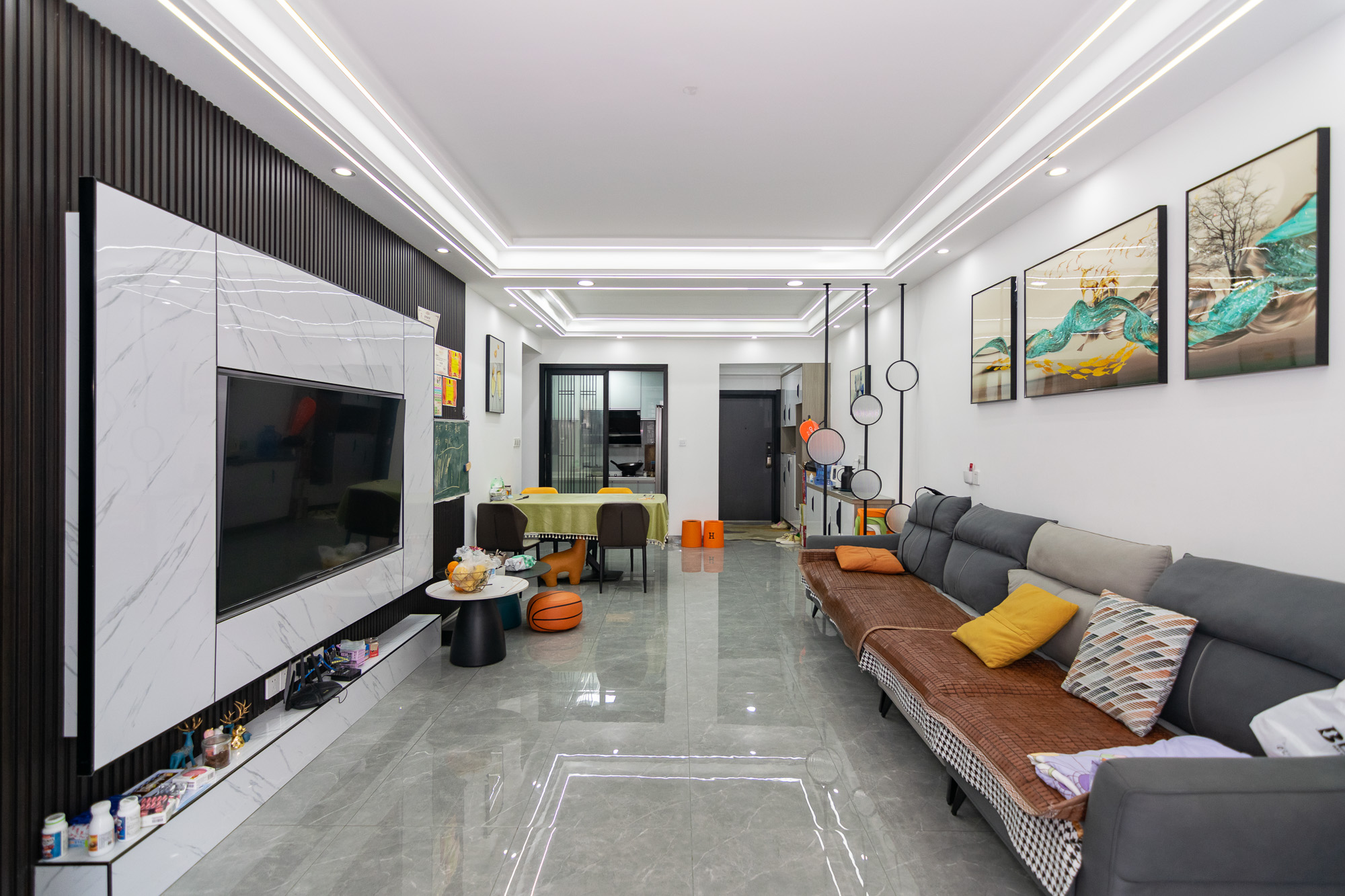 新华联梦想城 3室2厅2卫 93.66万 新华联梦想城 3室2厅2卫 93.66万客厅