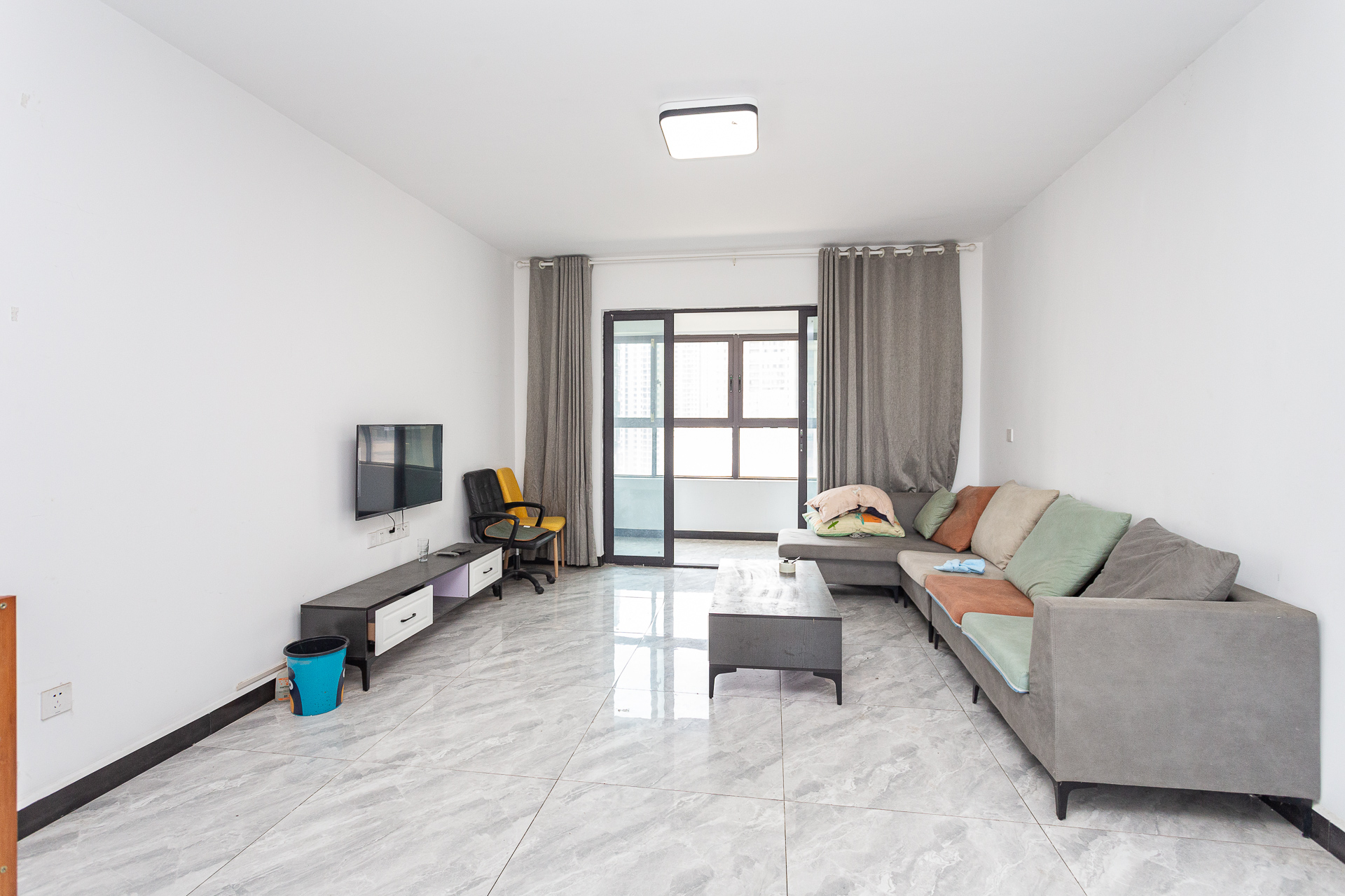 勤诚达境界城 4室2厅2卫 131.0万 勤诚达境界城 4室2厅2卫 131.0万客厅