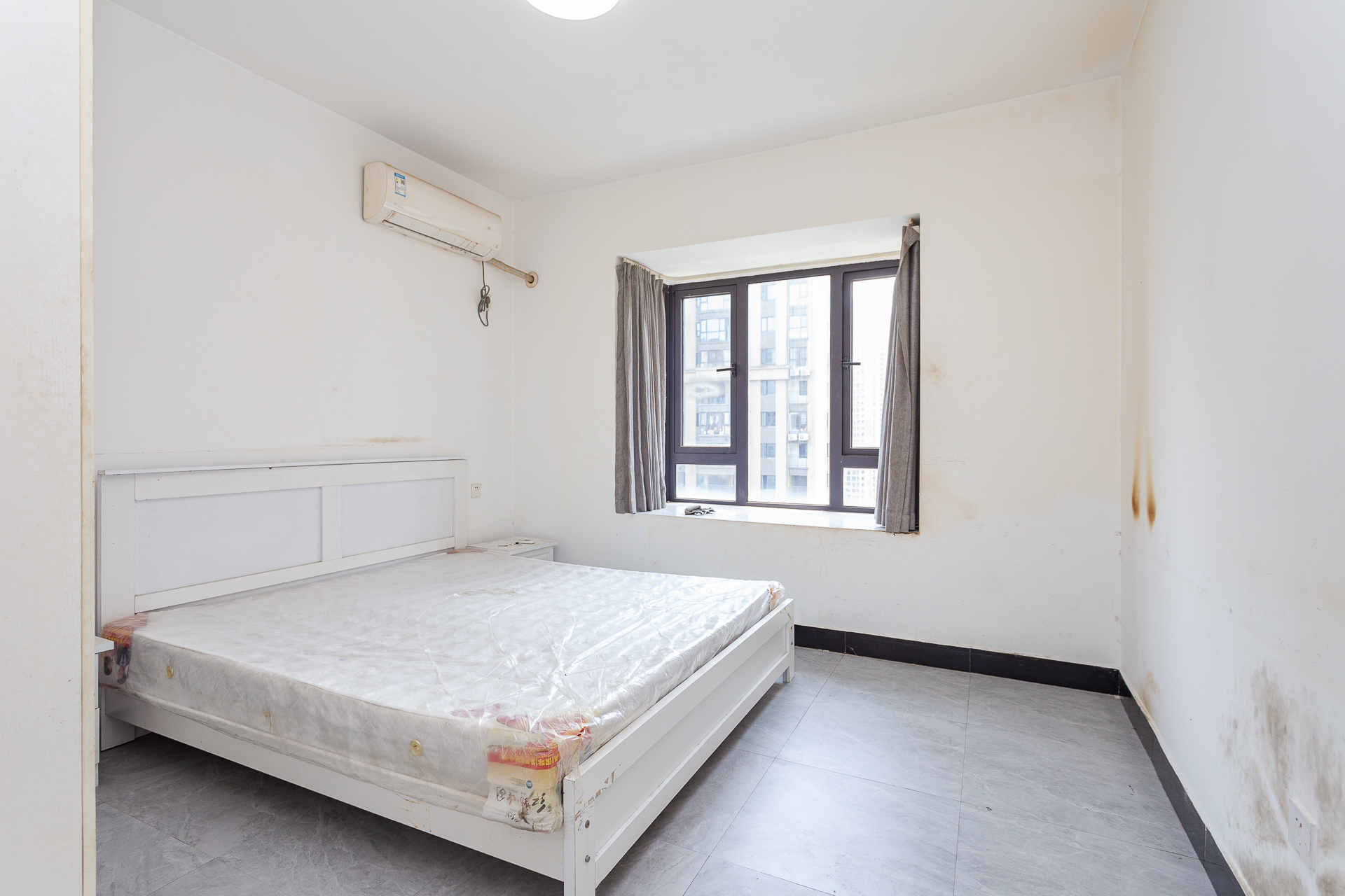 勤诚达境界城 4室2厅2卫 131.0万 勤诚达境界城 4室2厅2卫 131.0万卧室