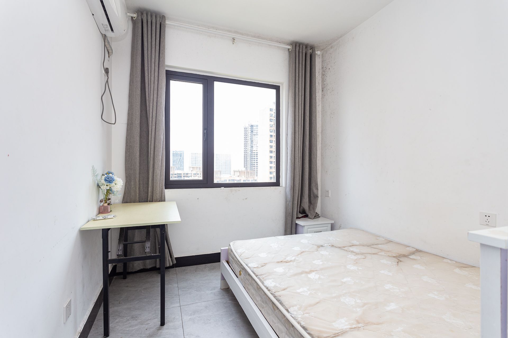 勤诚达境界城 4室2厅2卫 131.0万 勤诚达境界城 4室2厅2卫 131.0万卧室