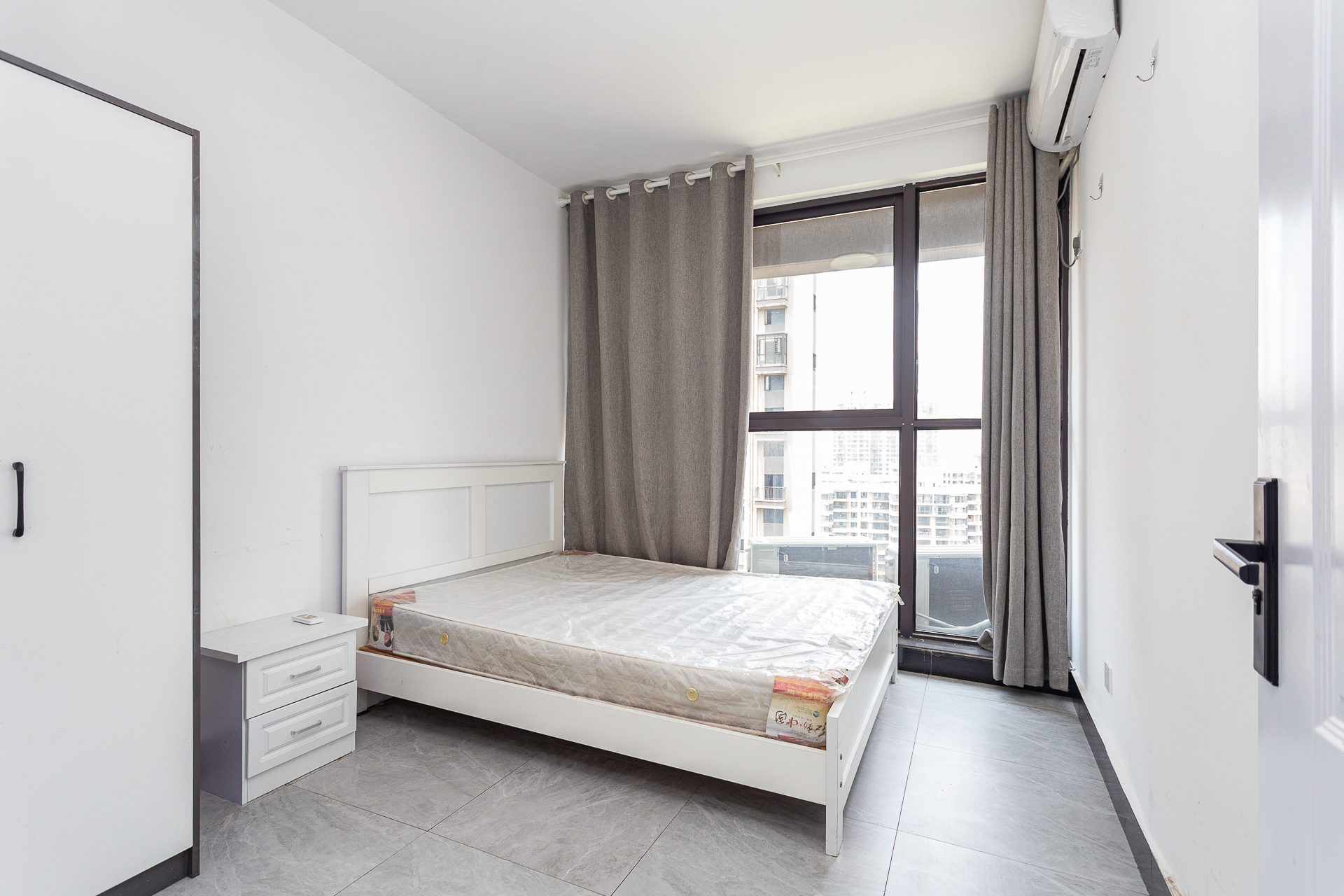 勤诚达境界城 4室2厅2卫 131.0万 勤诚达境界城 4室2厅2卫 131.0万卧室