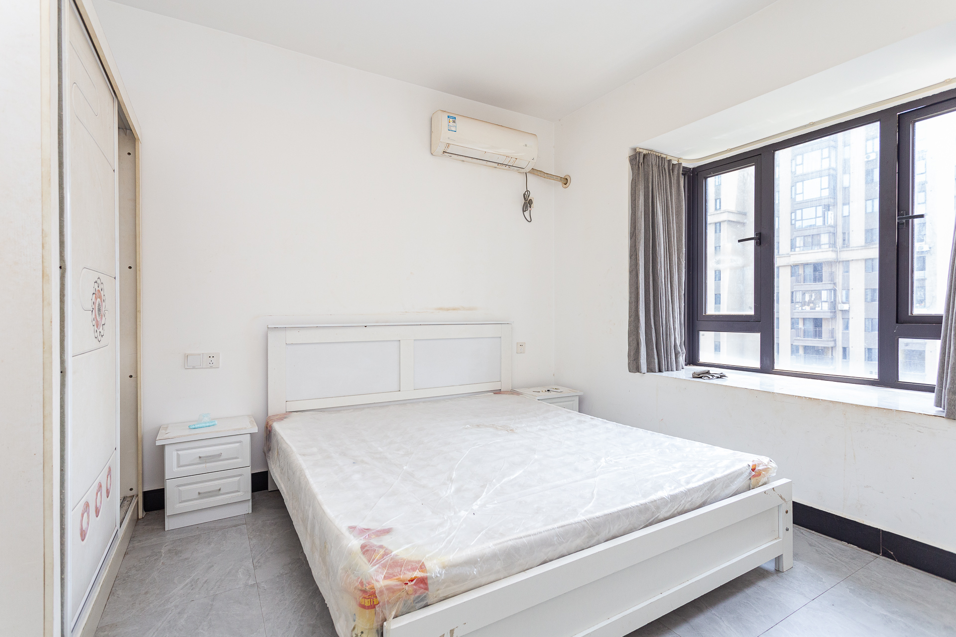 勤诚达境界城 4室2厅2卫 131.0万 勤诚达境界城 4室2厅2卫 131.0万卧室