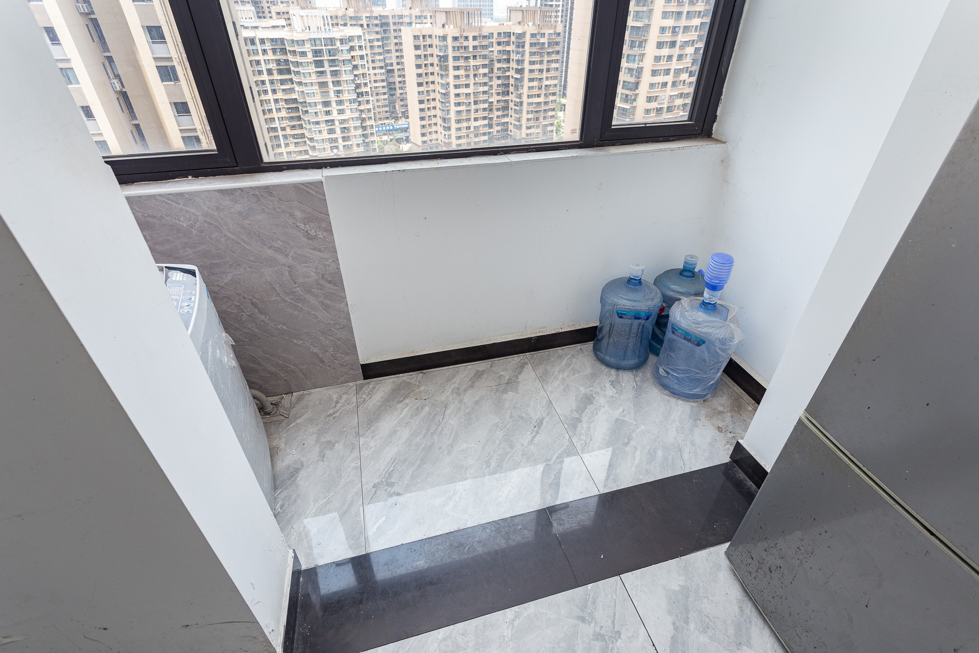 勤诚达境界城 4室2厅2卫 131.0万 勤诚达境界城 4室2厅2卫 131.0万阳台